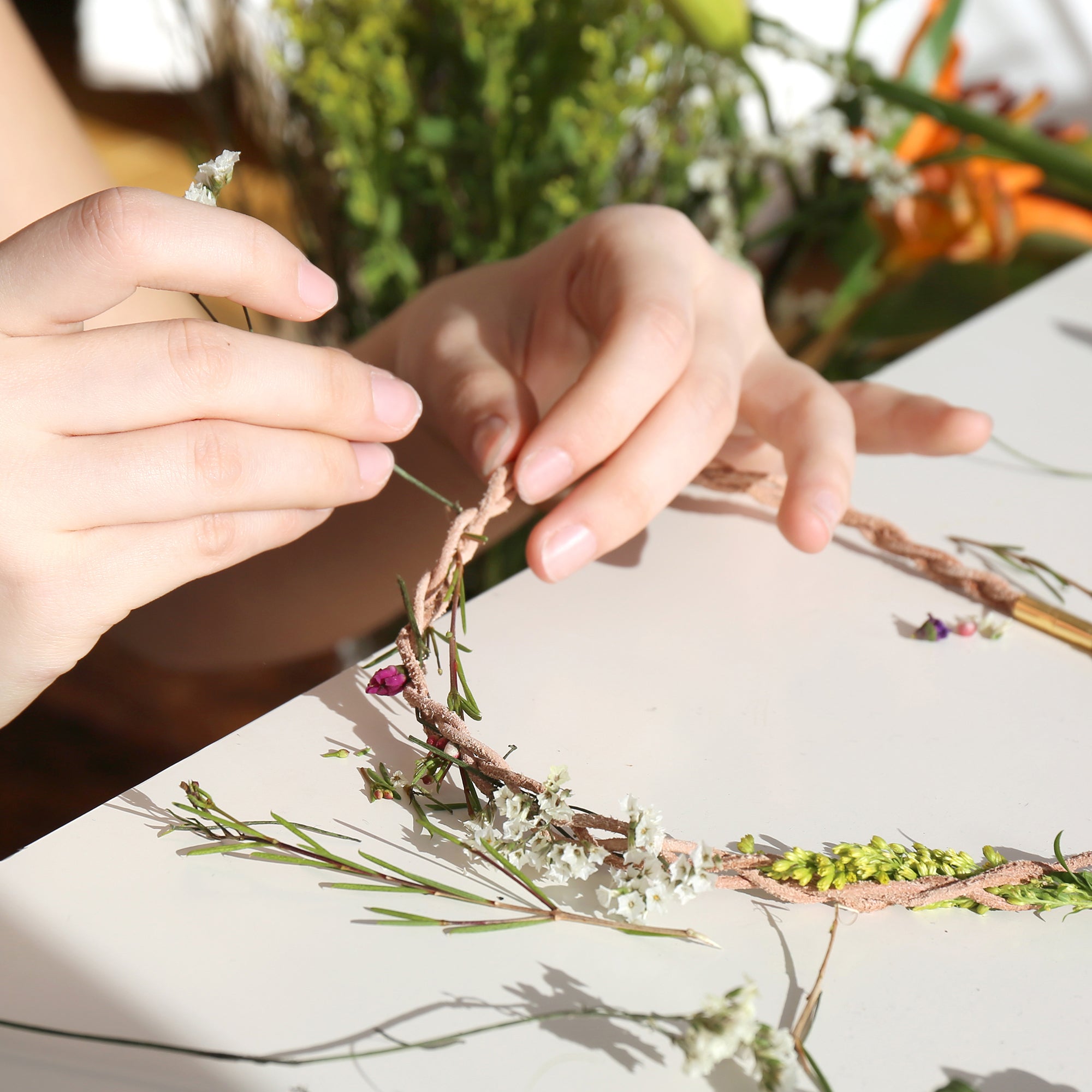 DIY Fresh Flower Necklace Kit - Handmade Bohemian Floral Jewelry for Women, Bridesmaids & Festival Goers - Perfect for Weddings, Music Festivals & Boho Fashion Accessories