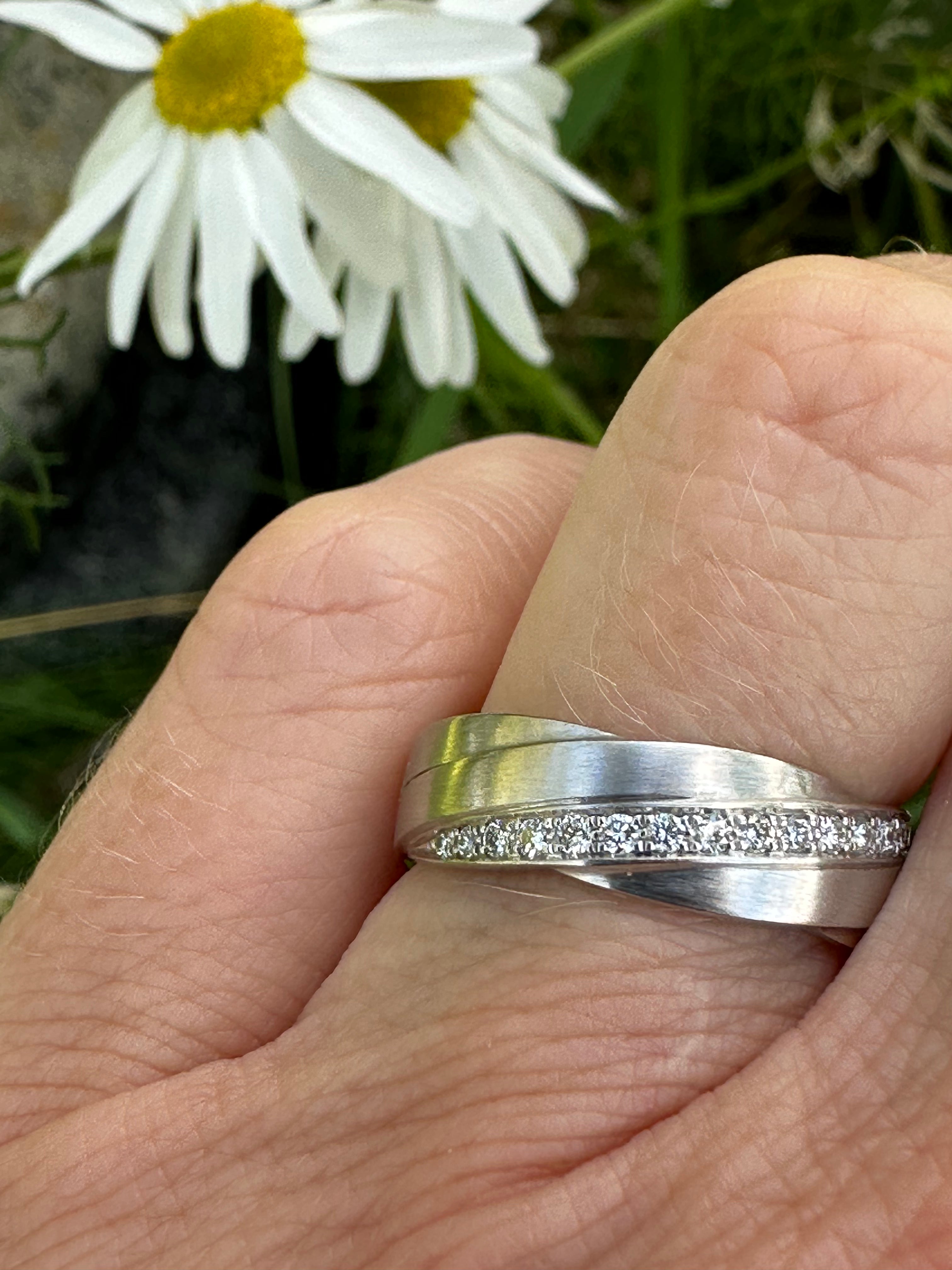 Exquisite 0.12ct Diamond Wedding Ring in White Gold - Perfect for Bridal Jewelry, Engagement Rings & Anniversary Gifts