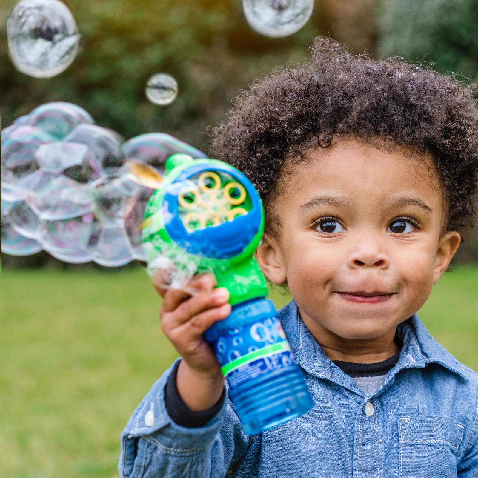 Sunny Days Entertainment Bubble Blower with Refill Solution - Non-Toxic Bubble Gun Toy for Kids & Toddlers - Maxx Bubbles for Outdoor Play, Birthday Parties & Backyard Fun