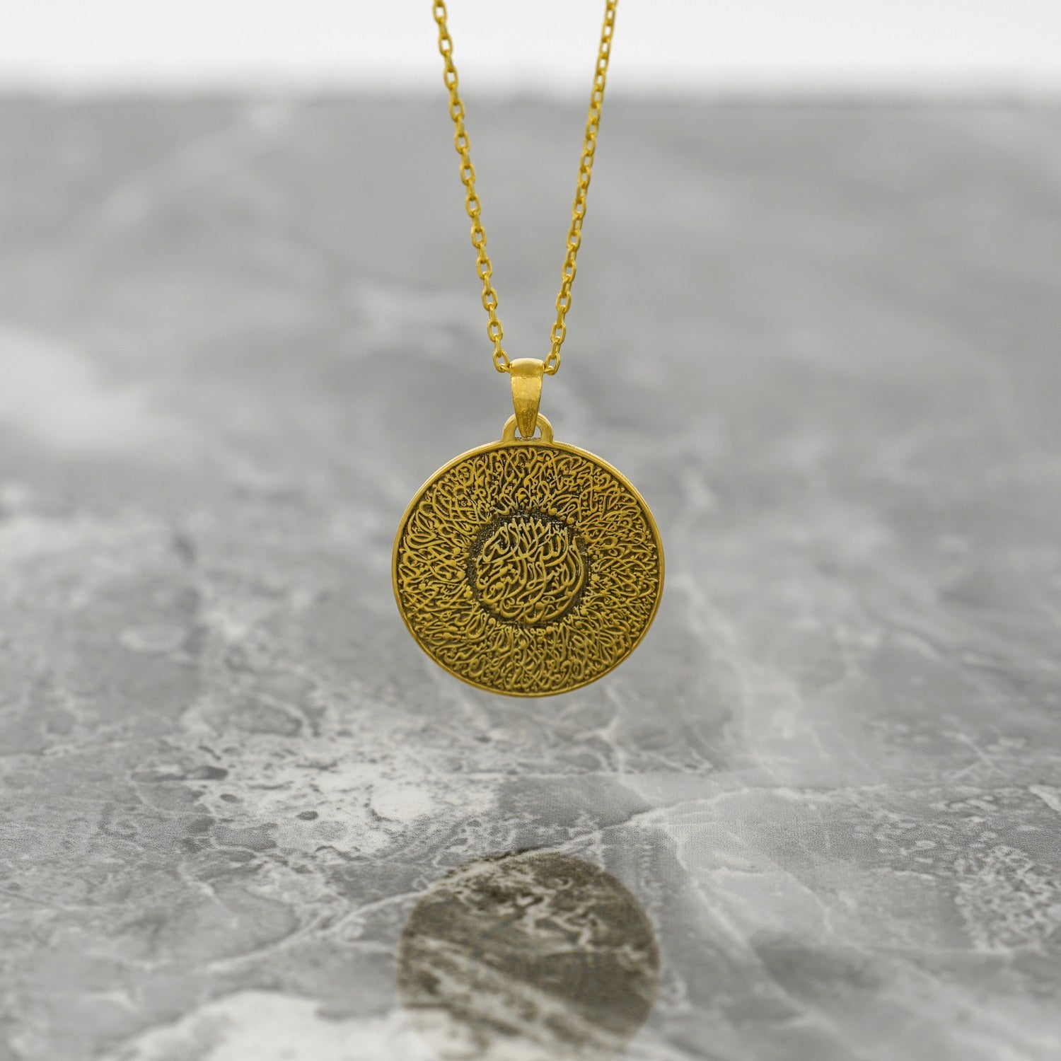Ayatul Kursi Necklace - Islamic Calligraphy Pendant in 18K Gold Plated Silver - Perfect for Muslim Women's Daily Wear, Gift Giving & Religious Occasions