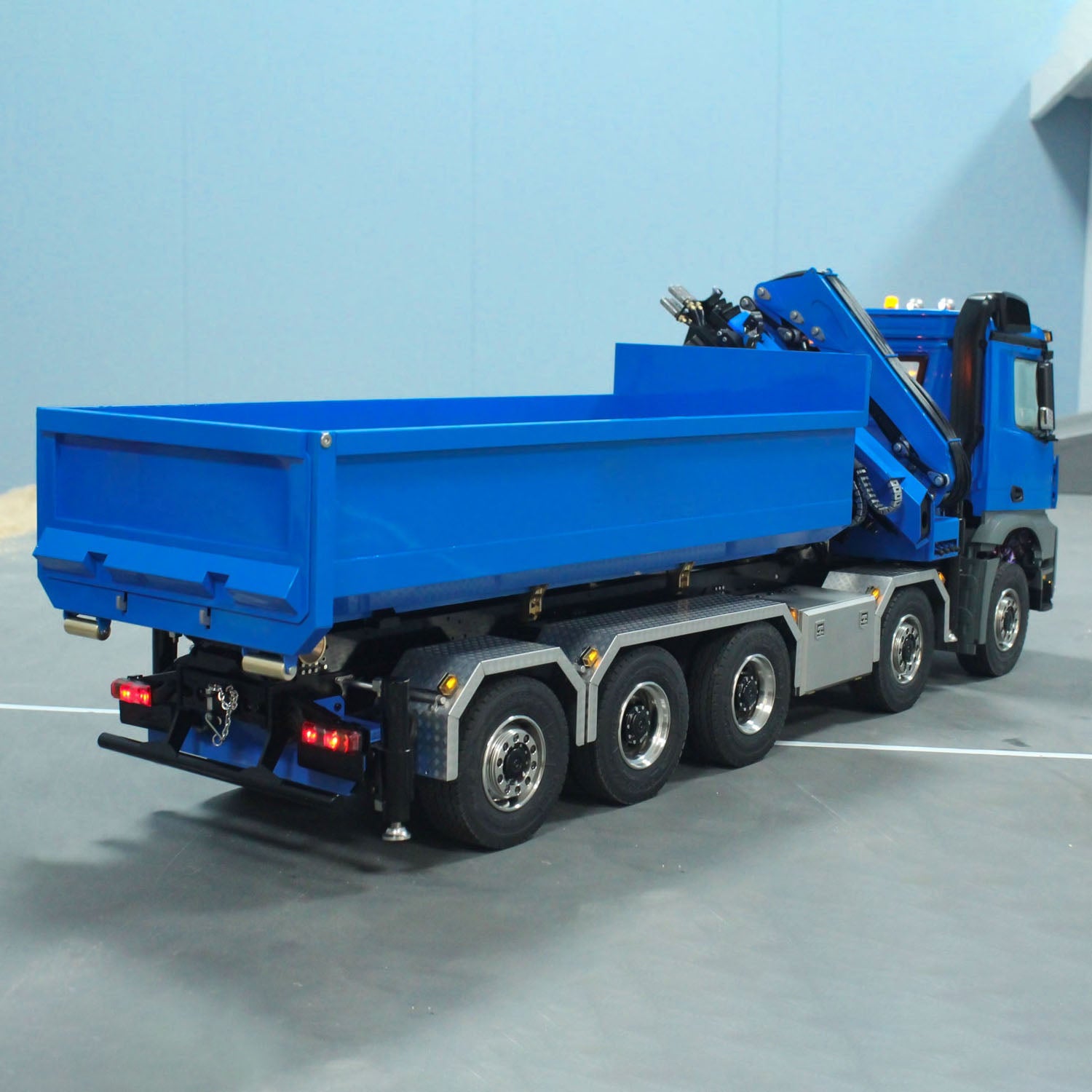 1/14 Scale 10x10 RC Hydraulic Full Dump Crane Truck with U-Shaped Bucket - Radio Controlled Construction Vehicle (PNP/RTR) for DIY Hobbyists & Model Enthusiasts - Perfect for Construction Site Play, Collecting, and RC Racing Events
