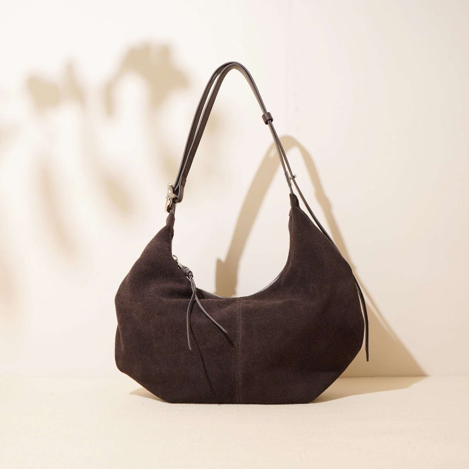 Stylish Half Moon Shoulder Bag for Women - Trendy Crossbody Purse with Adjustable Strap, Perfect for Daily Use, Work, Travel and Date Night