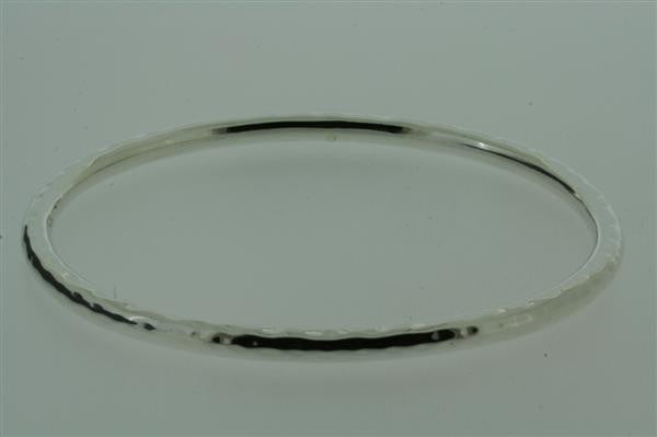 Vintage Narrow Oval Battered Bangle Bracelet - Elegant Boho Jewelry for Women, Perfect for Casual Wear & Layering