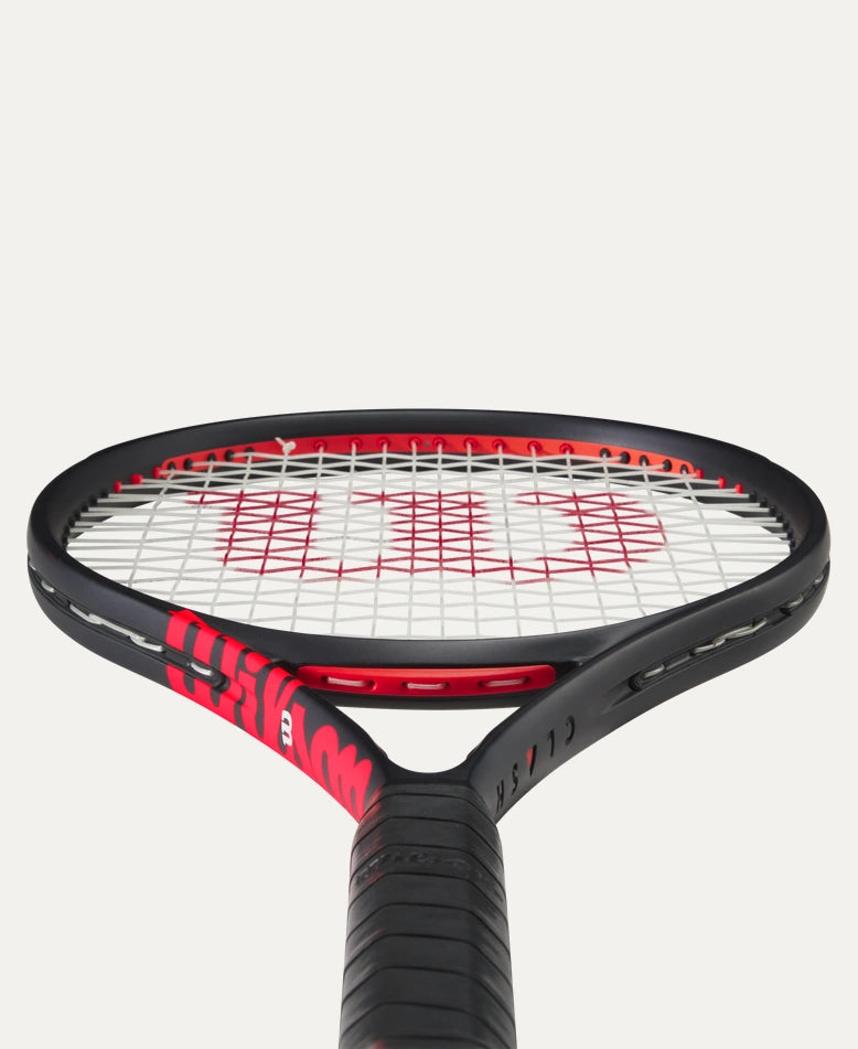 Wilson Clash 100 Pro v3 Tennis Racket - Carbon Fiber Lightweight Racquet for Advanced Players | Perfect for Competitive Matches & Training Sessions
