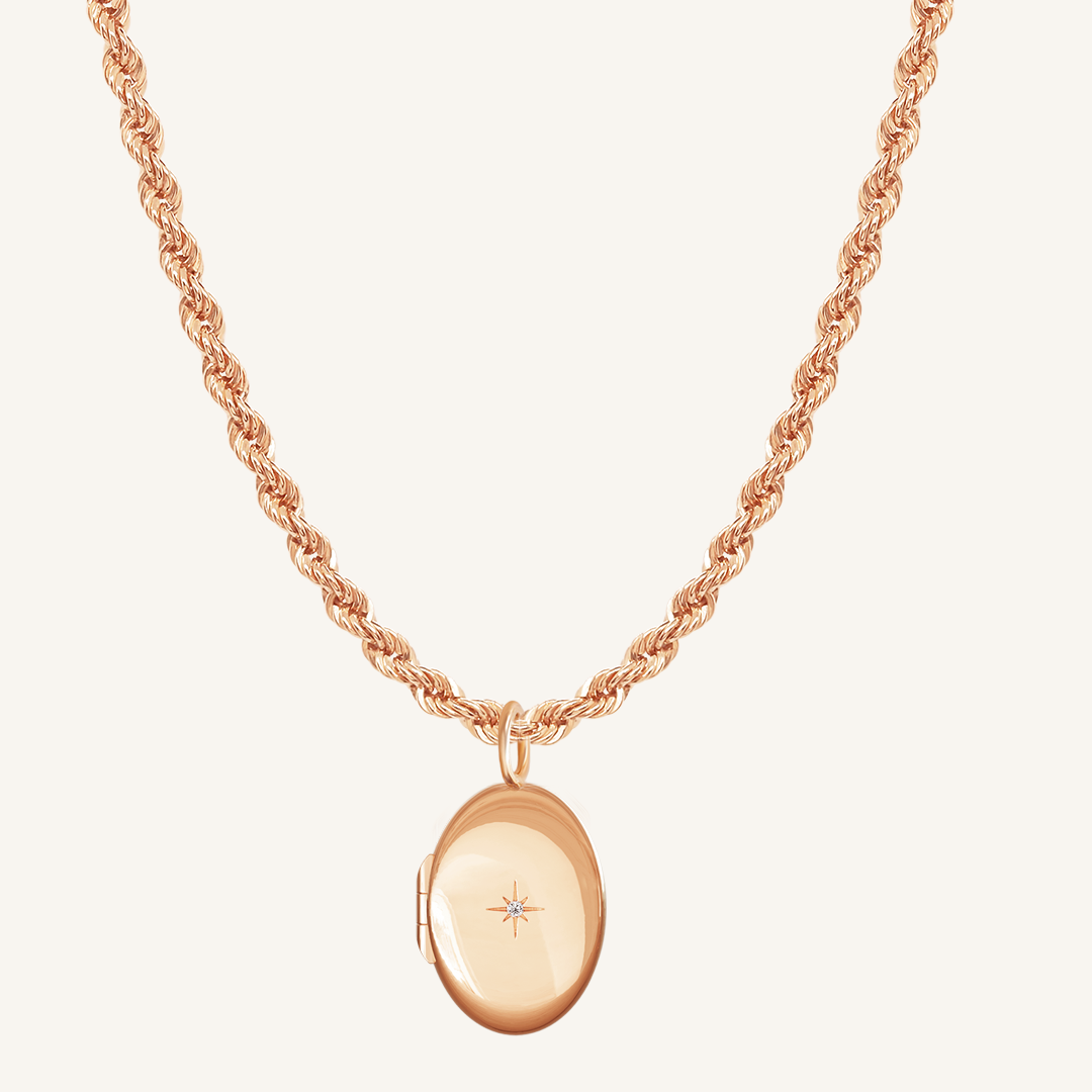 Oval Photo Locket Necklace - Personalized Engravable Pendant for Loved Ones | Perfect for Anniversaries, Valentine's Day & Memorial Gifts
