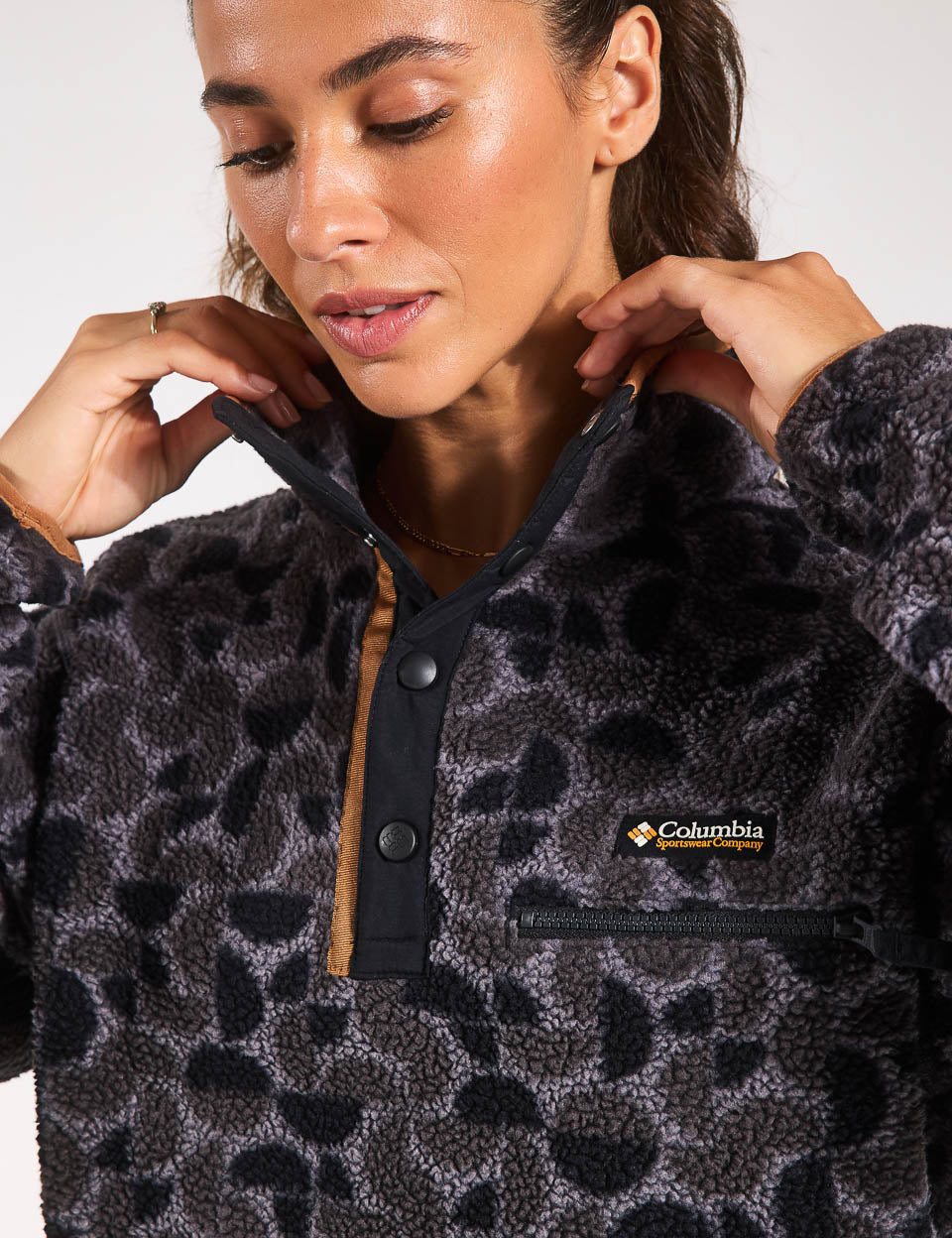 Helvetia II Cropped Sherpa Half Snap Printed Fleece Jacket - Black Retroscape | Vintage Style Women's Outerwear for Fall & Winter Fashion | Perfect for Casual Outings, Streetwear & Layering