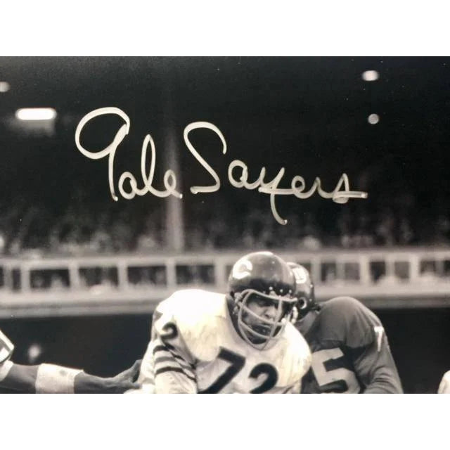 Gale Sayers Signed Chicago Bears 16x20 Photo - Authentic B&W Autograph with JSA COA - Perfect for Sports Memorabilia Collectors and Bears Fans Display