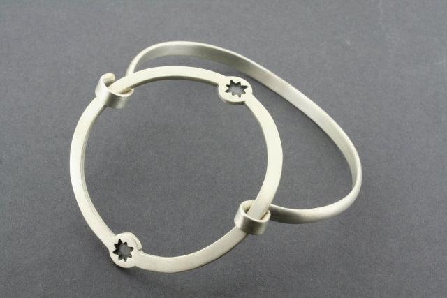 Circle Star Bangle Bracelet for Women - Elegant Gold & Silver Stackable Bangle Jewelry - Perfect for Everyday Wear, Parties & Gifts