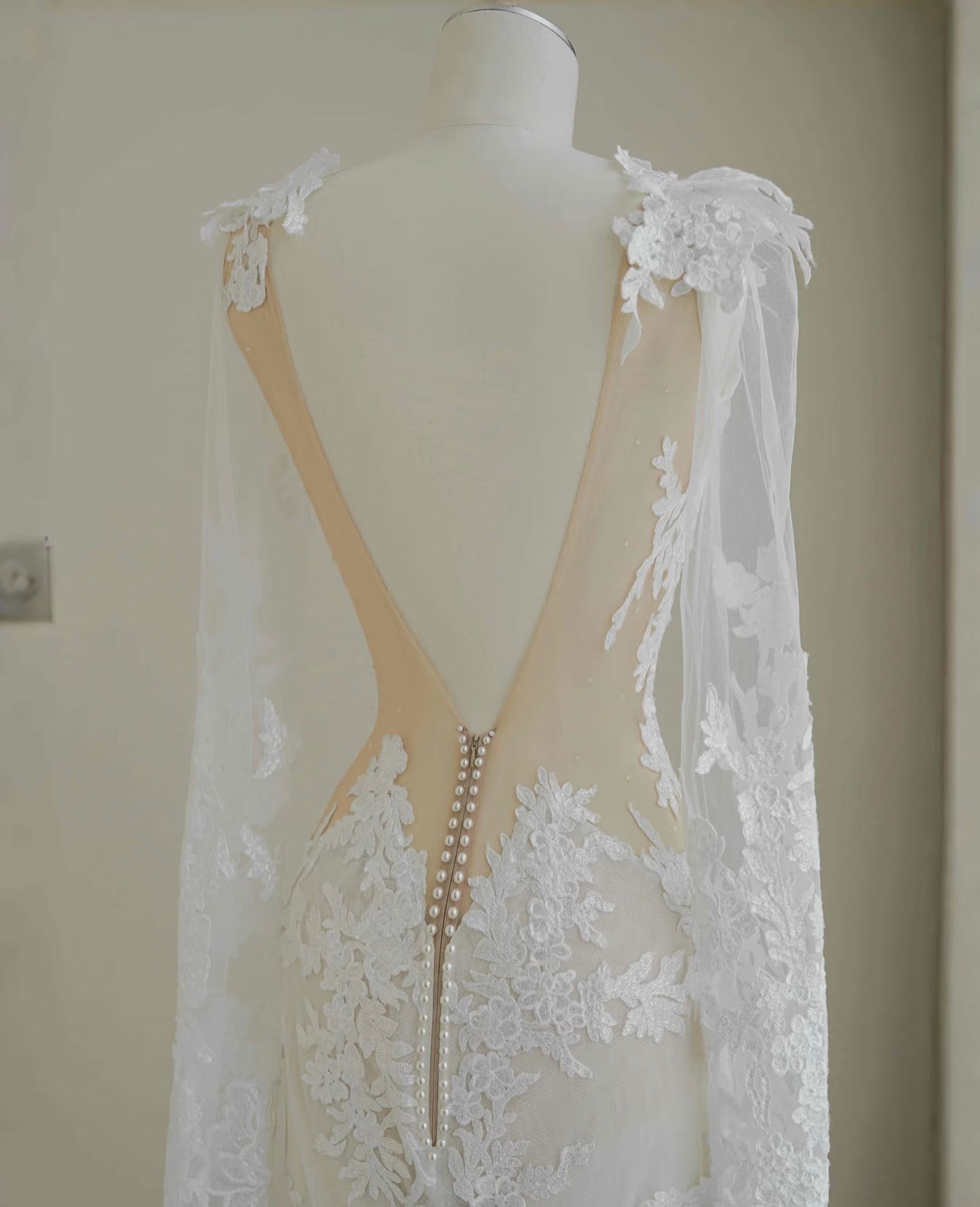Elegant Backless Lace Wedding Dress with Long Sleeves - Mermaid Bridal Gown J6602 for Romantic Ceremonies & Beach Weddings