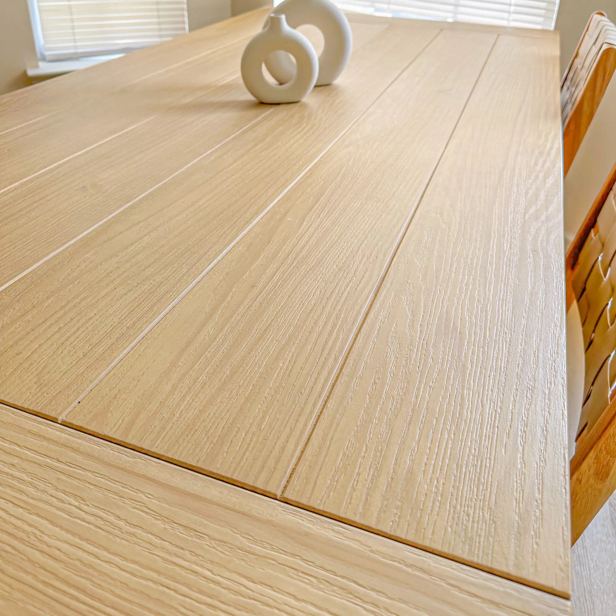 Customizable Cascais 72-Inch Modern Dining Table - Extendable Wooden Table for 8-10 People - Perfect for Family Gatherings & Dinner Parties