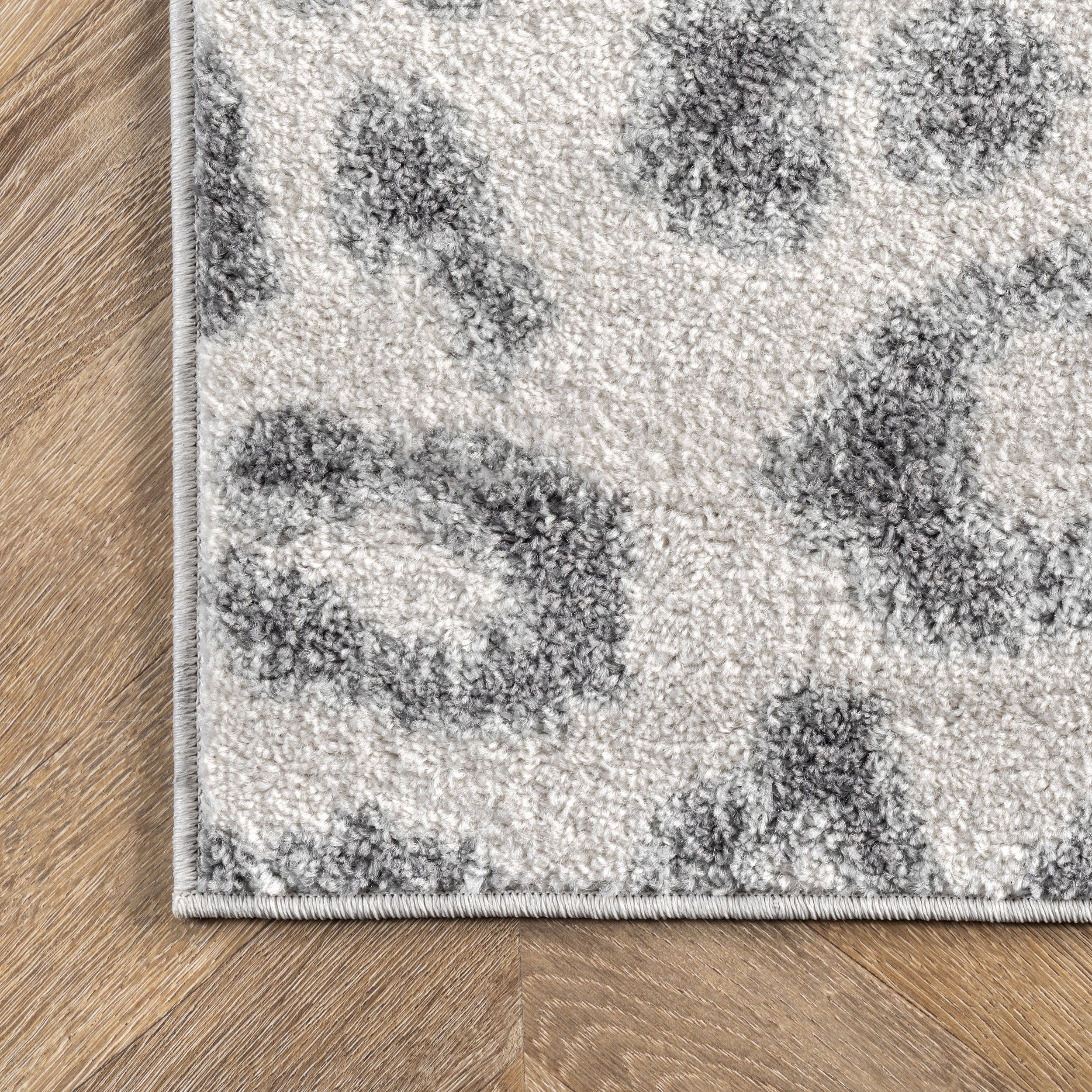 Stylish Coraline Leopard Print Area Rug in Grey - Perfect for Living Room, Bedroom or Nursery Decor