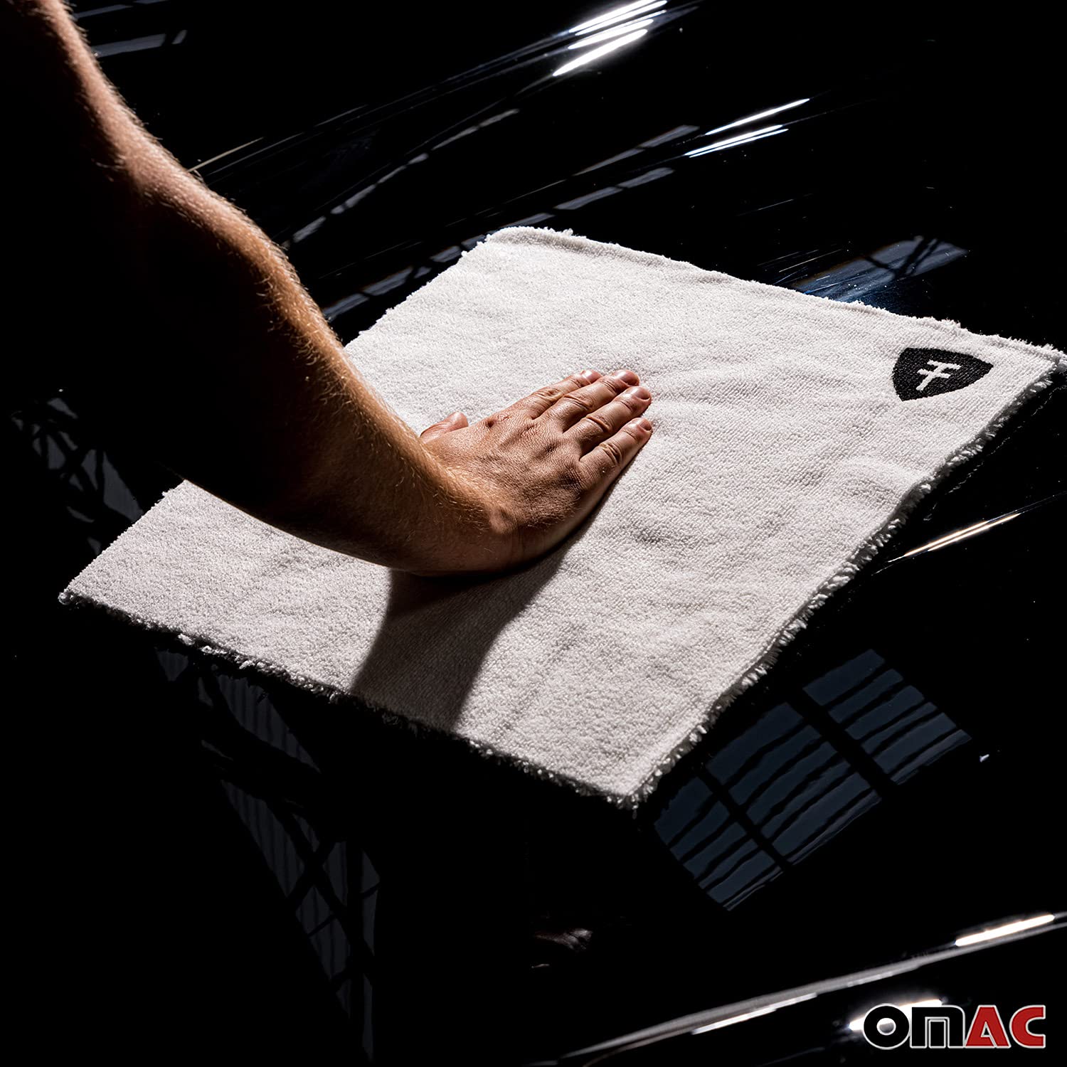 OMAC Quick Detailing & Wax Finish Spray with Microfiber Cloth Kit - Premium Car Cleaning & Polishing Set for Shine Protection - Perfect for Auto Detailing, Car Wash, Waxing & Interior Care