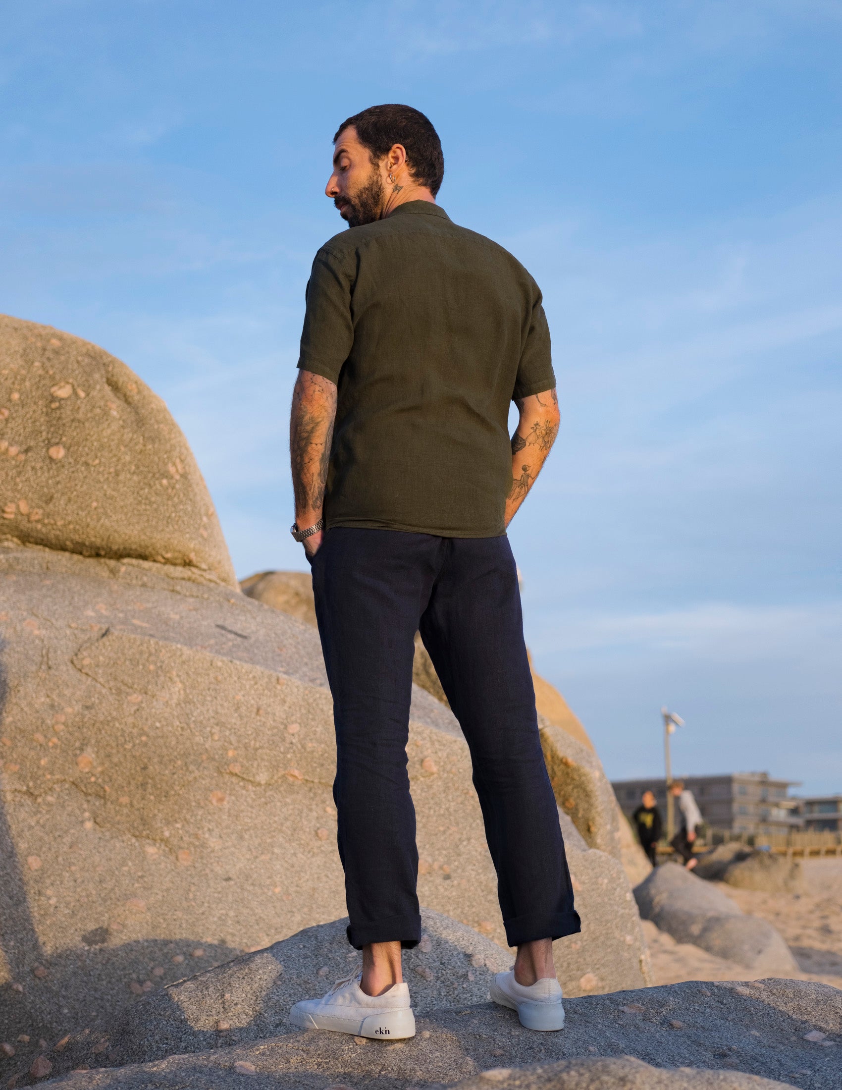 Men's Linen Short Sleeve Shirt - Breathable Summer Casual Button Down Top for Beach & Outdoor Activities
