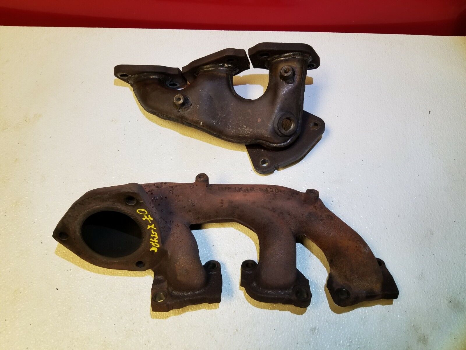 2005-2008 Jaguar X-Type 3.0L Exhaust Manifold Left & Right Pair OEM Replacement - Perfect for Performance Upgrade & Engine Repair | Fits Models with 86k Miles