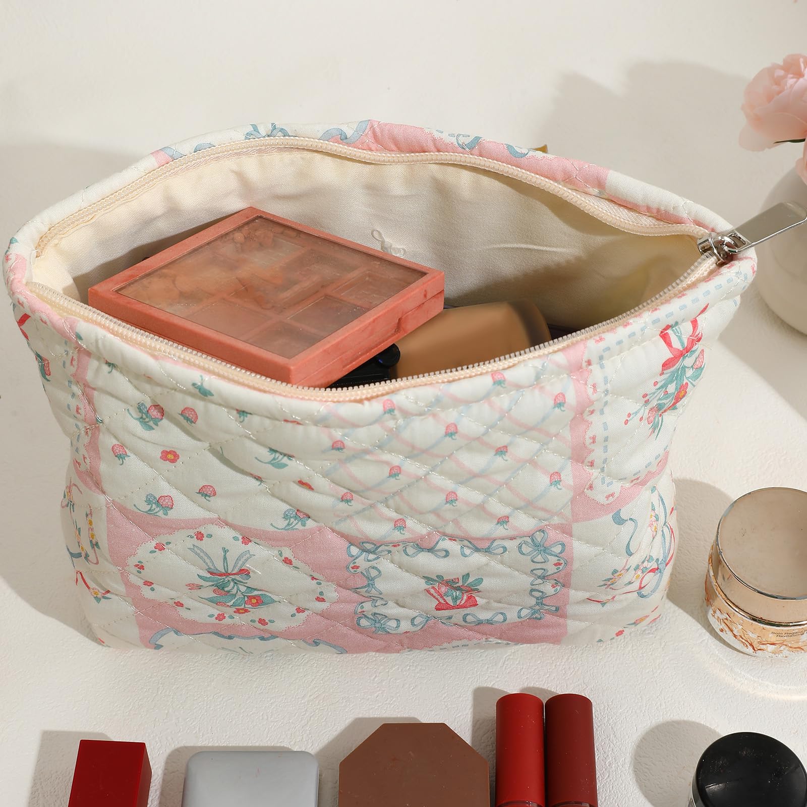 LYDZTION Floral Makeup Bag for Women - Large Capacity Cosmetic Organizer, Travel Toiletry Bag with Quilted Design - Perfect for Travel, Gym & Daily Essentials Storage - Puzzle Flower Pattern