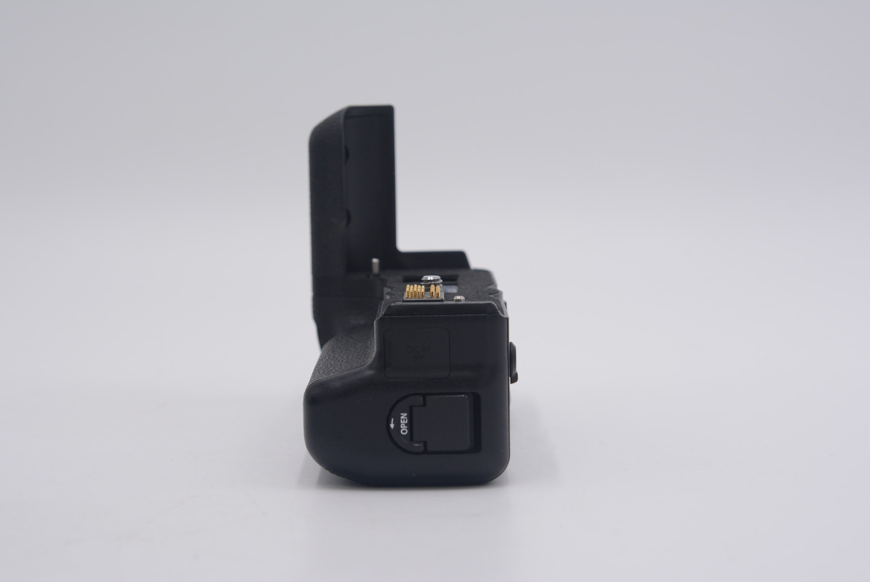 Fujifilm VG-XT3 Vertical Battery Grip for X-T3 Camera - Compatible with Fujifilm X-T3 DSLR - Used Condition | Perfect for Photography, Travel & Outdoor Shooting