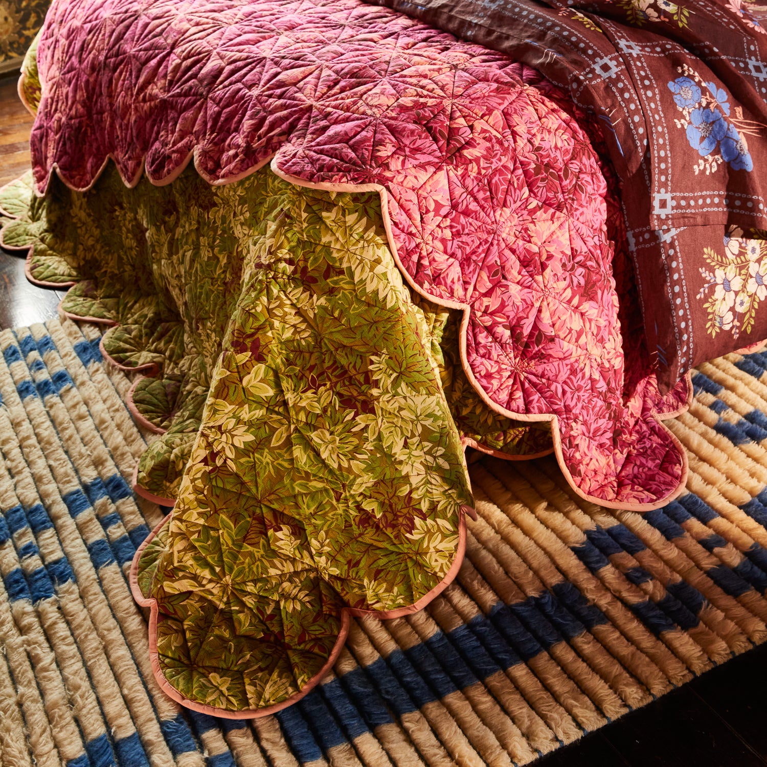 Alka Scalloped Coverlet - Luxurious Bedspread for Queen & King Size Beds - Perfect for Master Bedrooms, Guest Rooms & Hotel Decor