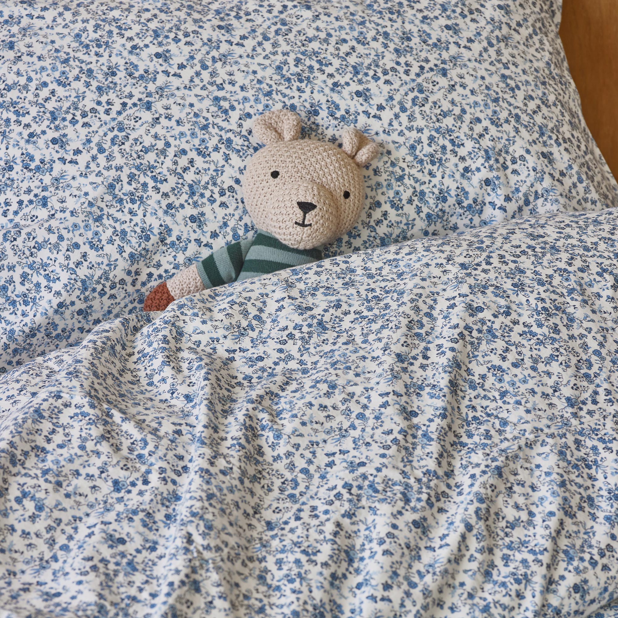 Blue Mini Meadow Kids Cotton Bedding Set - Soft & Breathable 4-Piece Crib Set for Baby Nursery, Toddler Bedroom Decor - Perfect for Nursery, Daycare & Gift Giving
