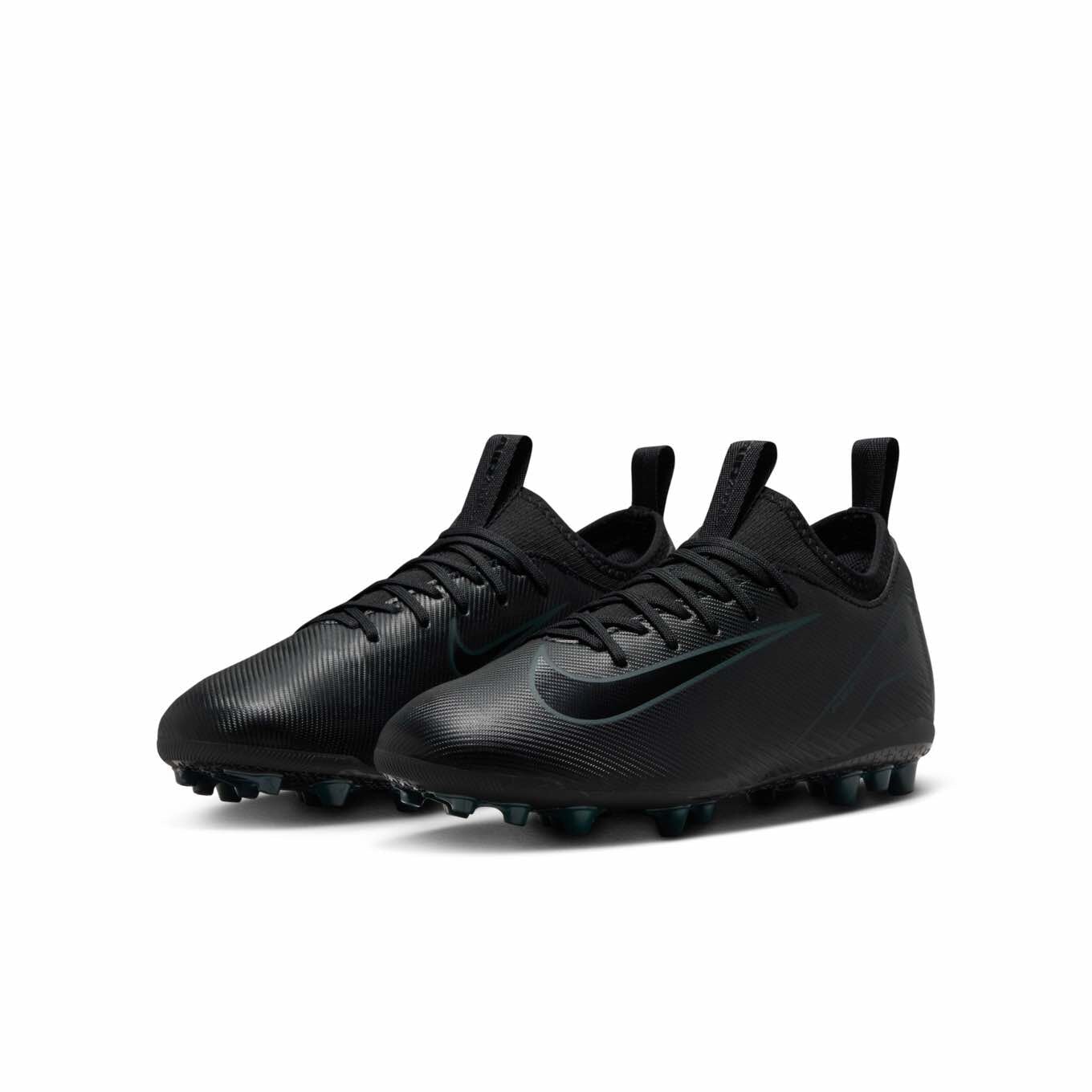 Nike Jr. Mercurial Vapor 16 Academy AG Soccer Cleats for Kids - Lightweight Football Shoes with Firm-Ground Studs for Youth Training & Matches