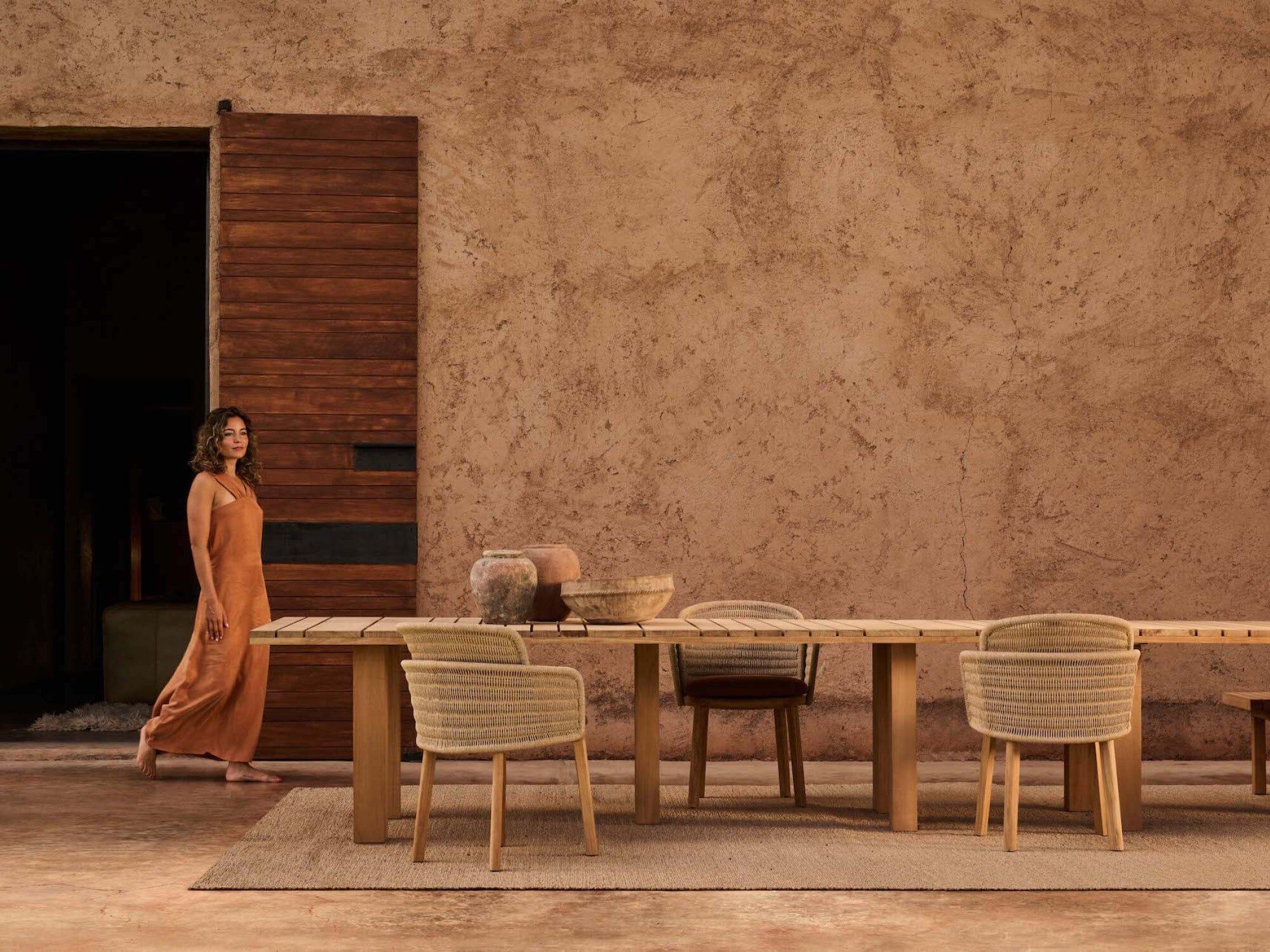 Modern Suro Dining Table - Solid Wood Kitchen Table for 6 - Perfect for Family Dinners & Entertaining Guests