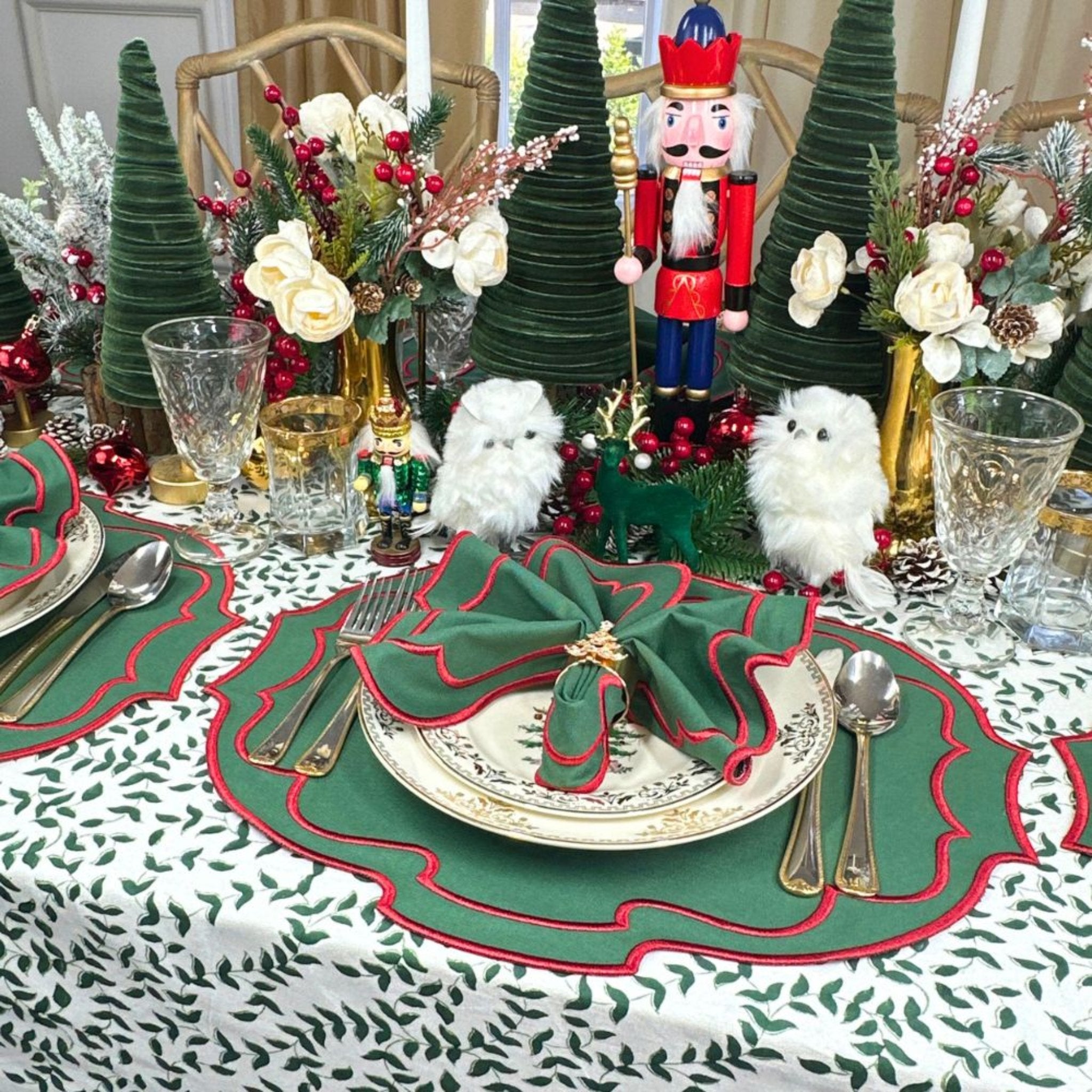 Christmas Belle in Placemats Set of 4 - Elegant Holiday Table Decor for Christmas Dinner, Party & Festive Home Decor