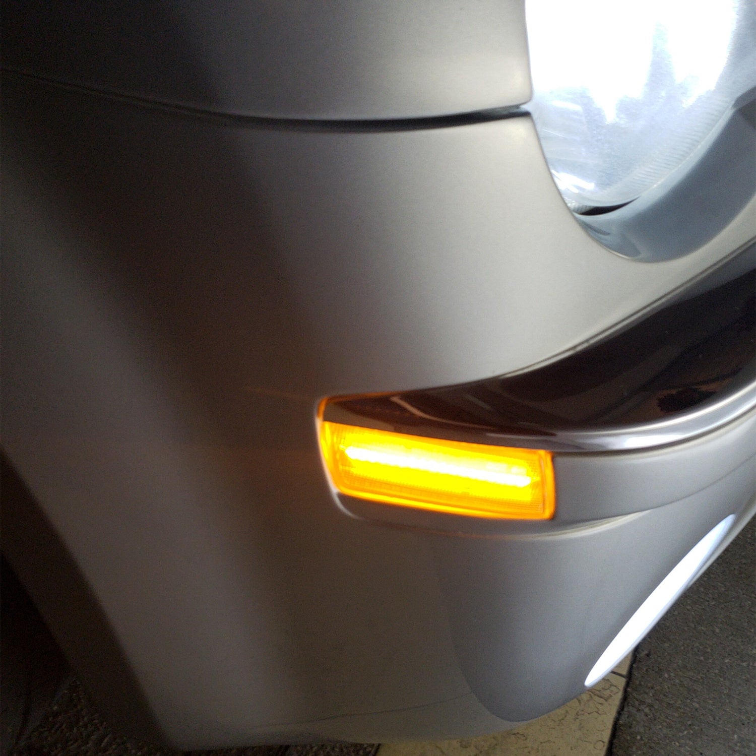 2005-2010 Chrysler 300 Amber LED Side Marker Lights - Clear Lens with 30 SMD LEDs - Durable Replacement for Front Turn Signals - Perfect for Night Driving & Car Customization