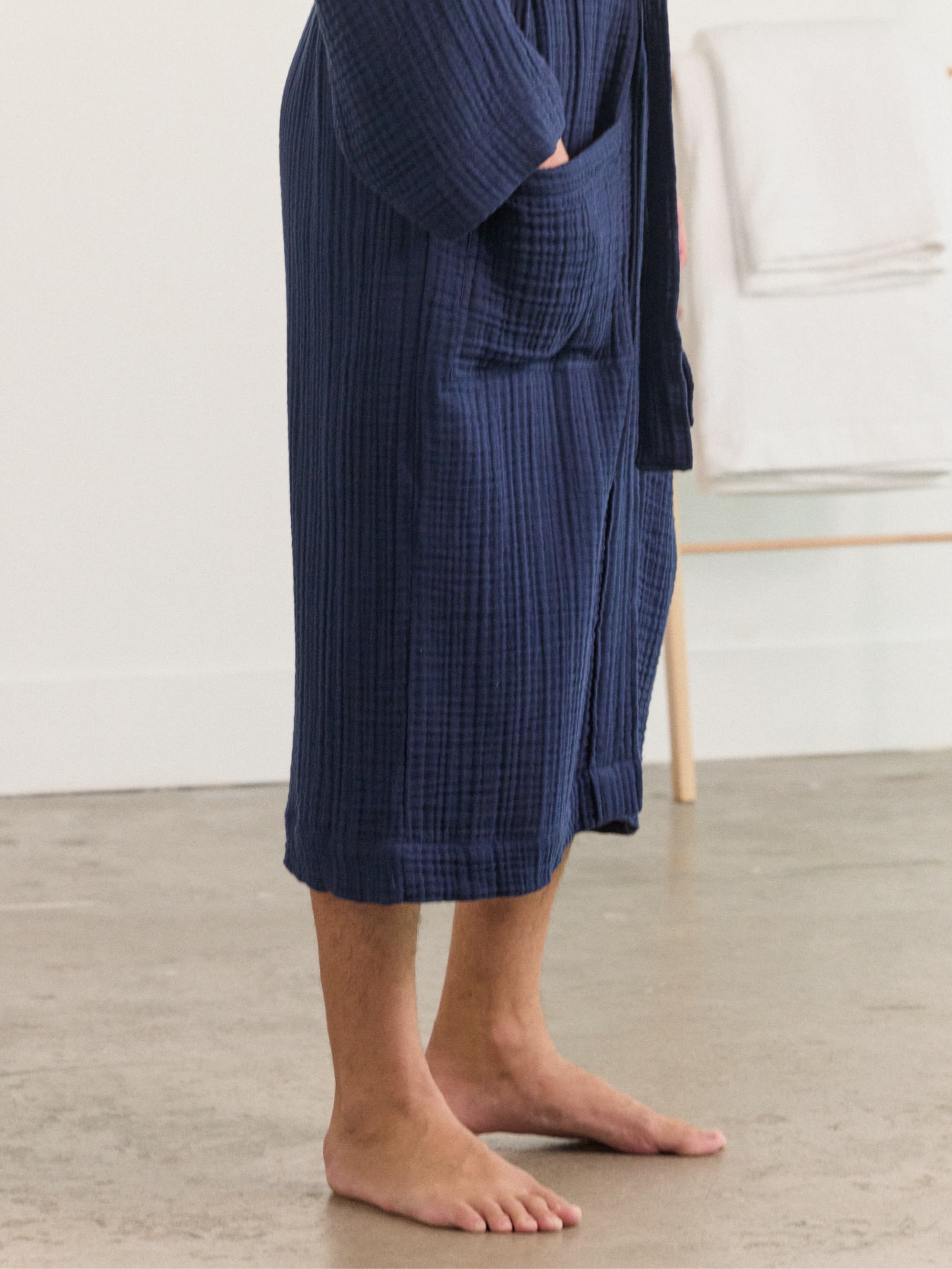 Organic Cotton Robe for Women & Men - Soft & Breathable Bathrobe with Pockets - Perfect for Spa, Lounge & Home Relaxation