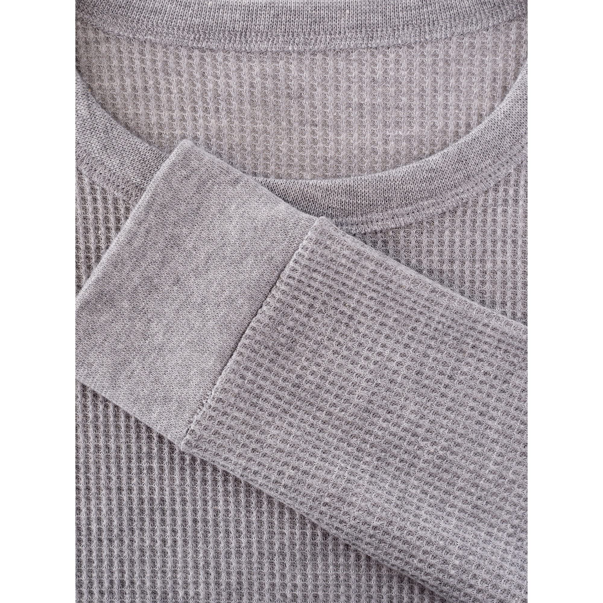 Fruit of the Loom Men's Thermal Waffle Weave Crewneck Long Sleeve Shirt - Warm Winter Base Layer for Outdoor Activities & Casual Wear