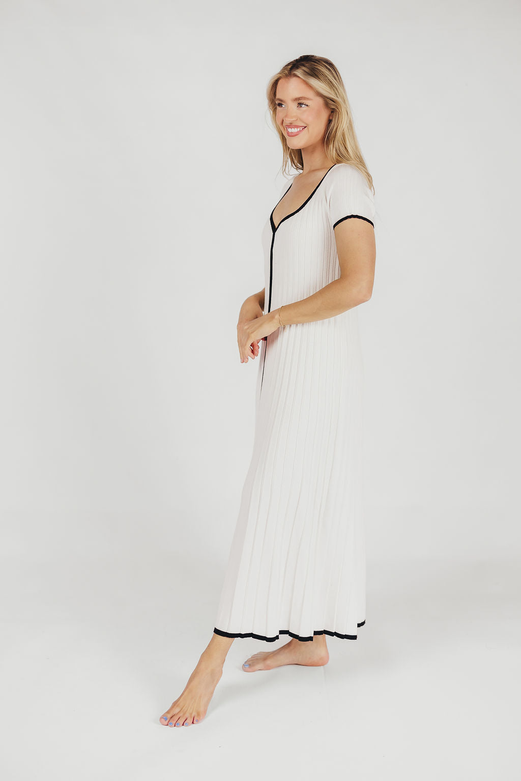 Elegant Marilyn Knit Maxi Dress in Off White - Perfect for Weddings, Parties & Summer Vacations