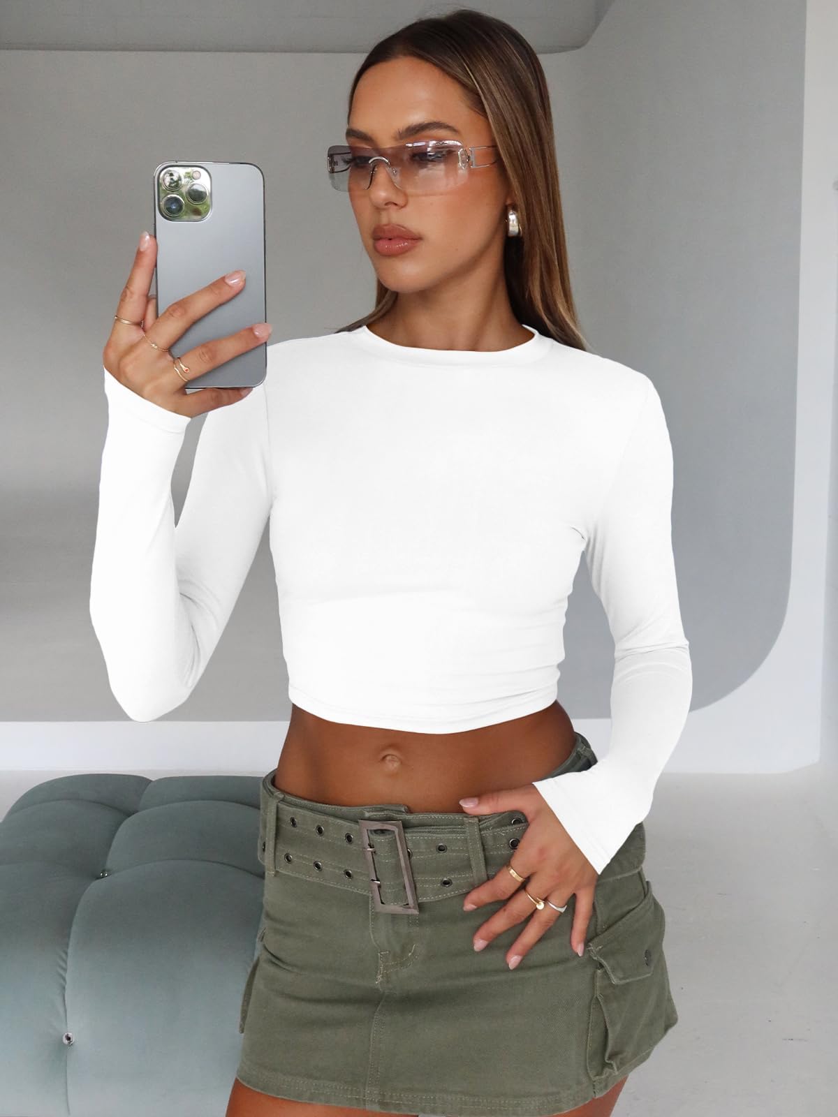 Trendy Queen Women's Long Sleeve Crop Top - Slim Fit Basic Shirt for Teen Girls | Y2K Fashion 2025 | Perfect for Going Out, Parties & Casual Wear