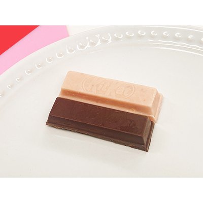 Nestlé Kit Kat Strawberry & Milk Chocolate Bars - 10 Count Pack | Perfect for Snacking, Gifts & Office Treats