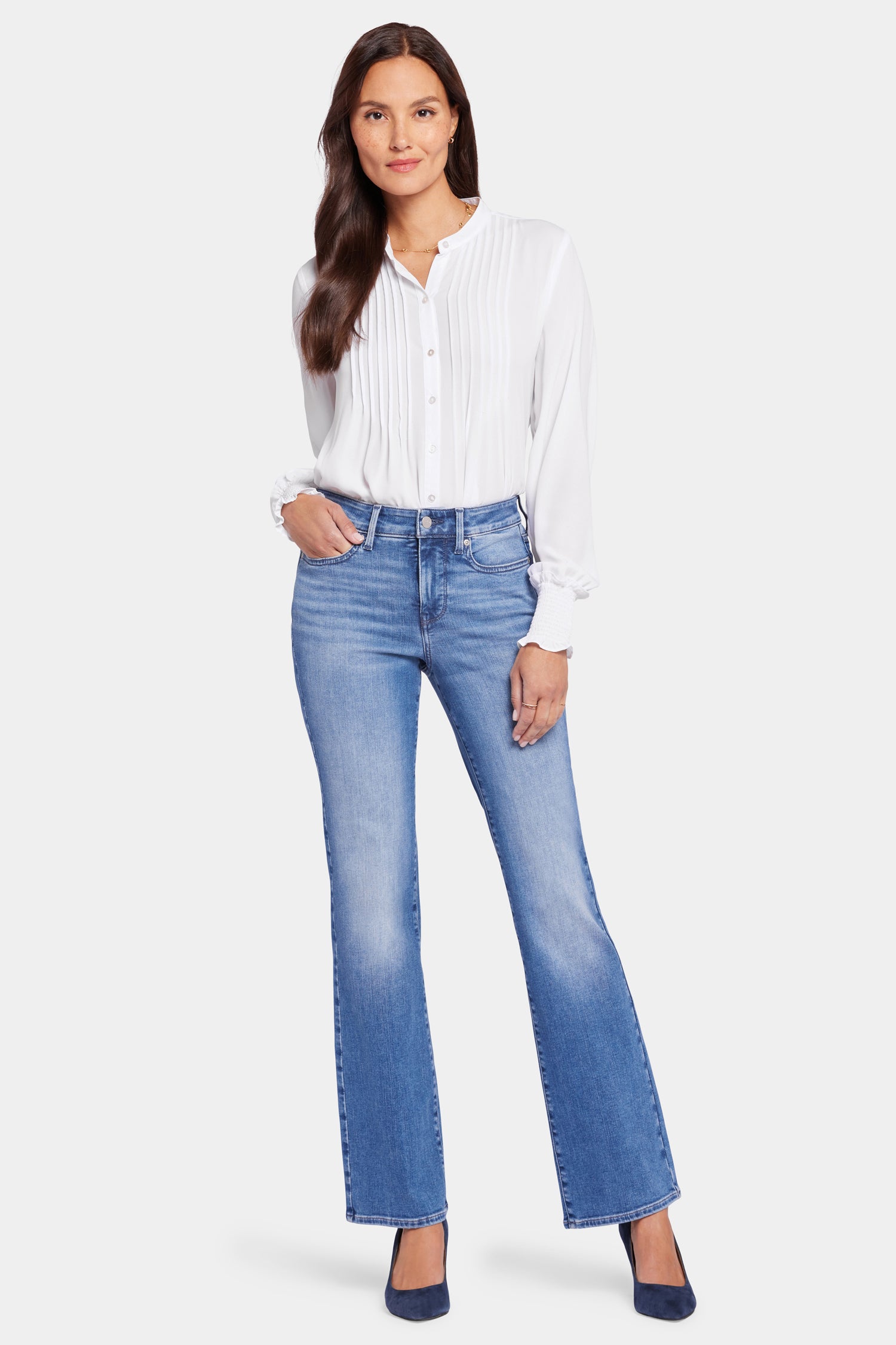 Blake Slim Flared Jeans for Petite Women - Stretchy Denim Pants with Flattering Fit | Perfect for Casual Wear & Night Out
