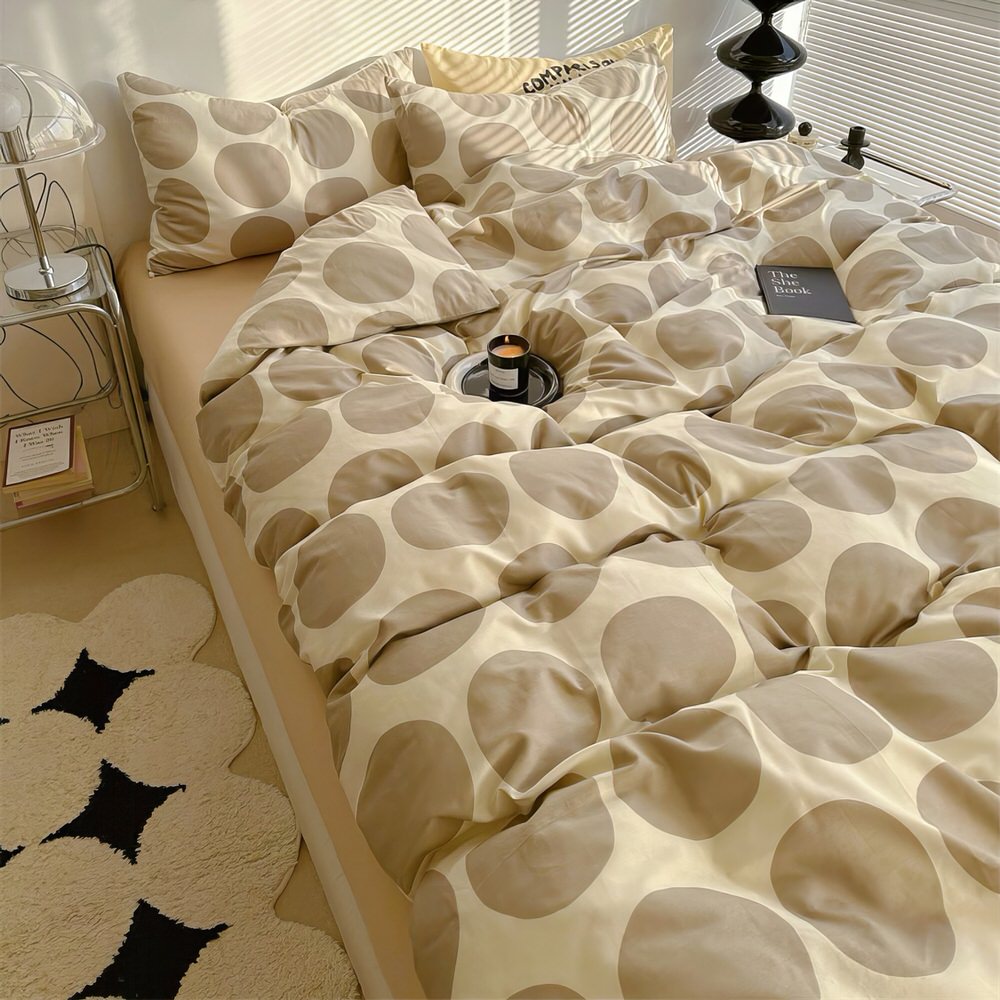 Beige Large Polka Dot Bedding Set - Queen Size Comforter, Sheet & Pillowcase Set - Soft Cotton Luxury Bedding for Cozy Bedroom Decor