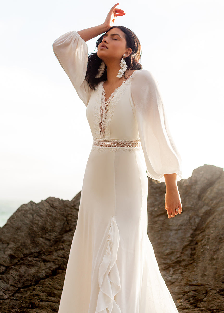 Emberlynn Elegant White Lily Wedding Dress – Perfect for Bridal Ceremonies, Vows & Romantic Photoshoots