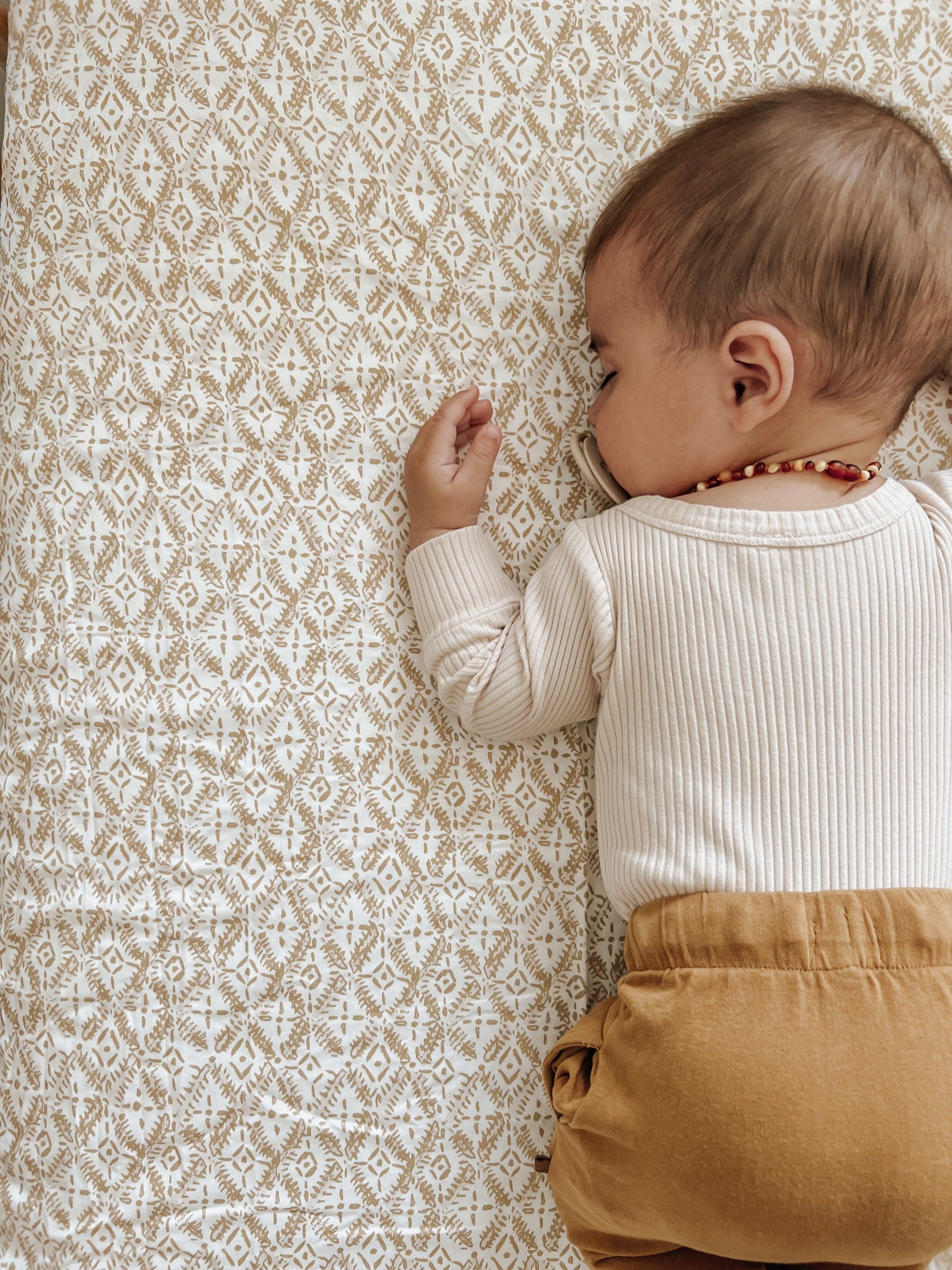 Soft Organic Cotton Fitted Crib Sheet for Baby Crib - Breathable & Hypoallergenic Nursery Bedding - Perfect for Newborns, Infants & Toddlers - Ideal for Daycare, Nursery or Home Use