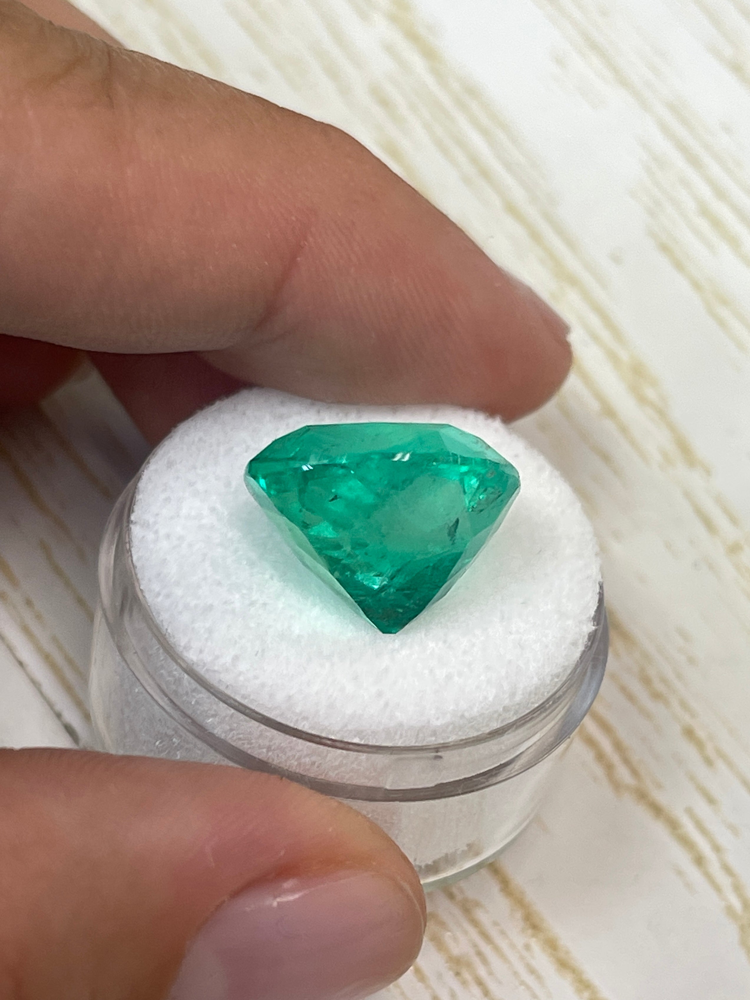 14.44 Carat Bluish Green Natural Colombian Emerald - Cushion Cut Loose Gemstone for Jewelry Making, Engagement Rings & Collector's Items