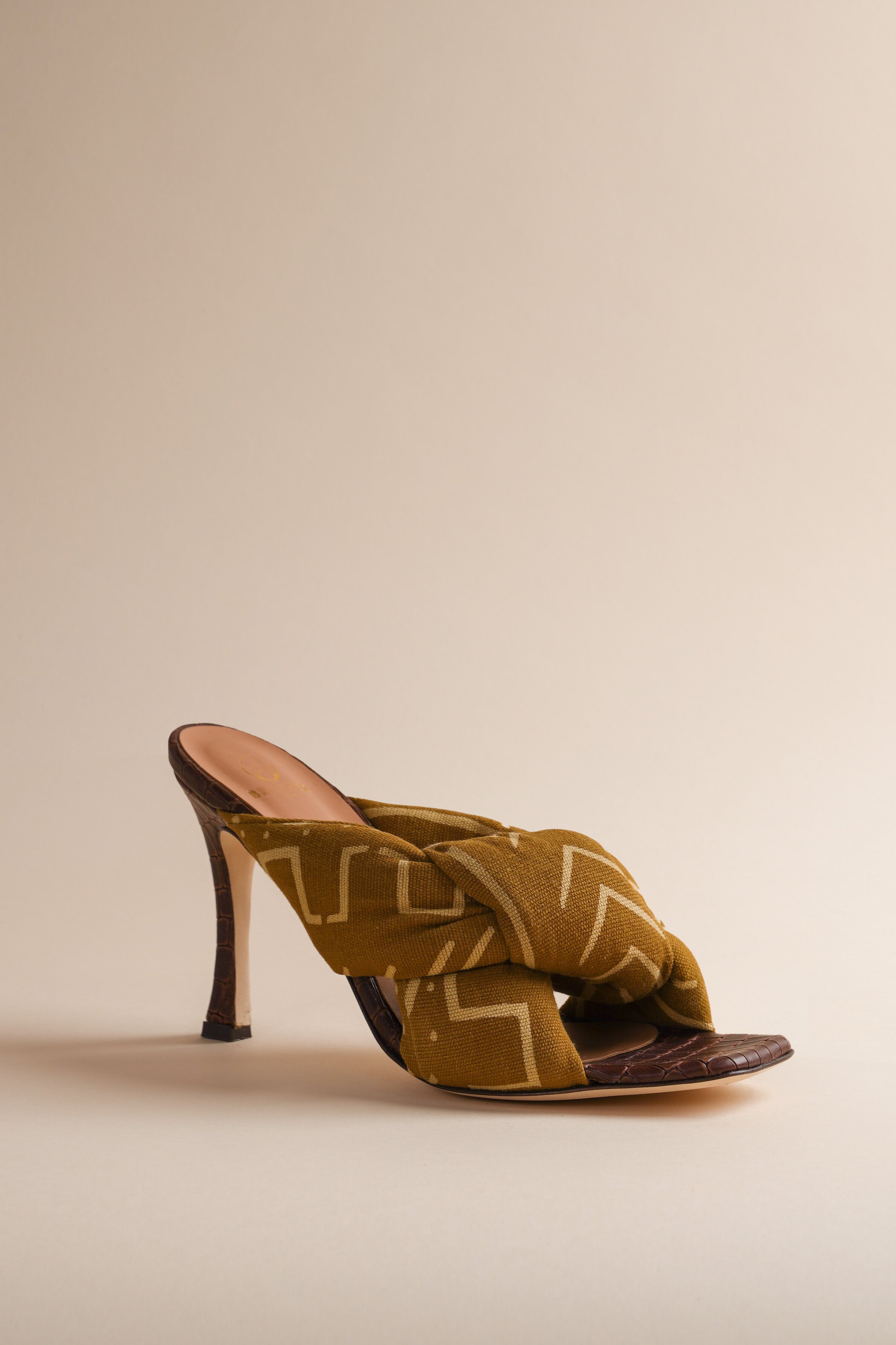 Dandelion Togo Heel - Comfortable & Stylish Women's Shoes for Work, Party & Everyday Wear