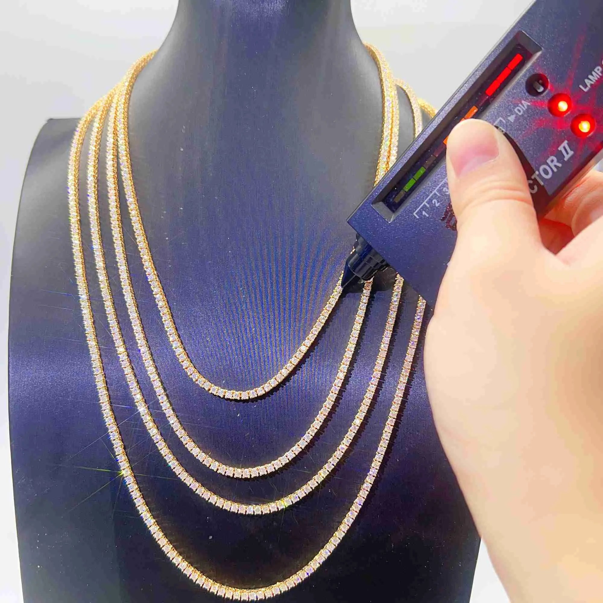 18K Gold Moissanite Cuban Link Necklace for Men & Women | Iced Out Diamond Cut Chain | Perfect for Parties, Weddings & Everyday Luxury