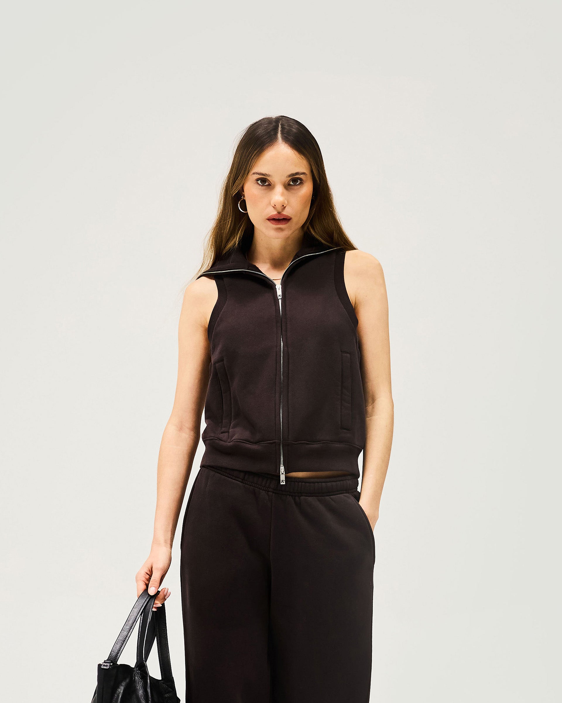 Owners Club Gilet Vest in Black Coffee - Stylish & Comfortable for Outdoor Activities & Casual Wear