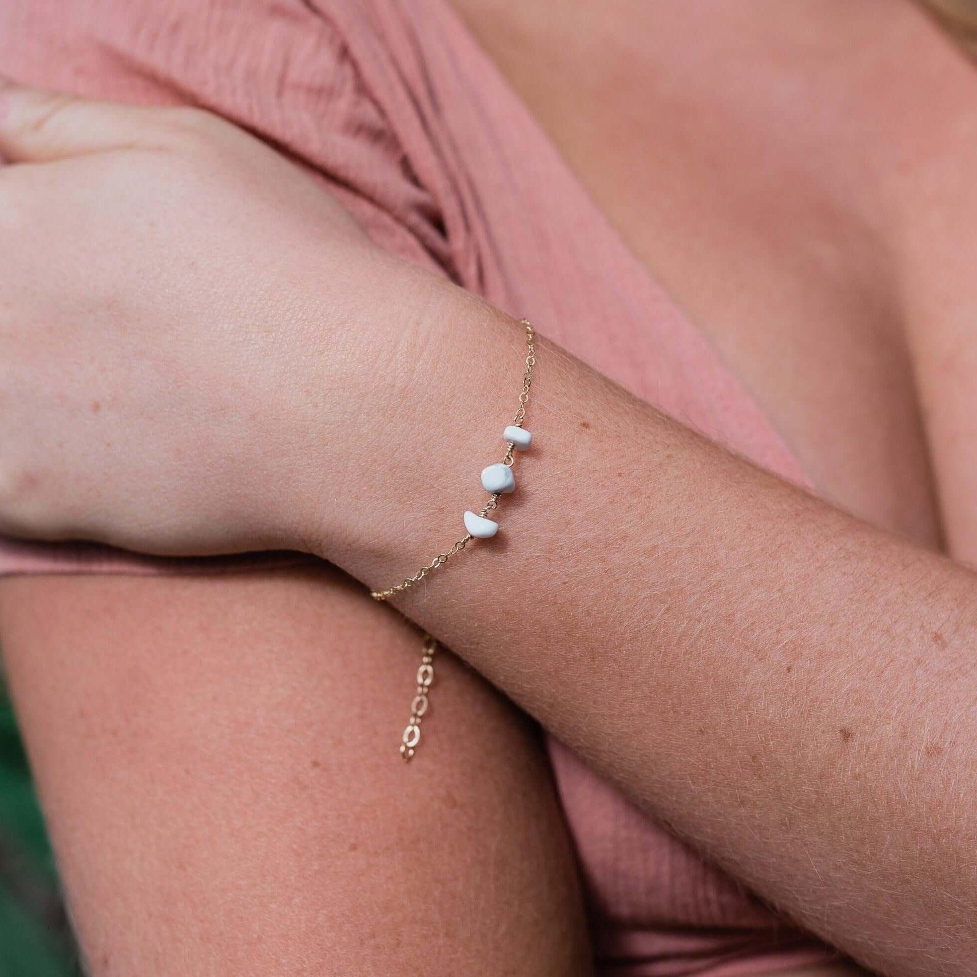 White Howlite Beaded Chain Bracelet for Women - Natural Stone Healing Jewelry for Stress Relief & Positive Energy - Perfect for Yoga, Meditation & Everyday Wear