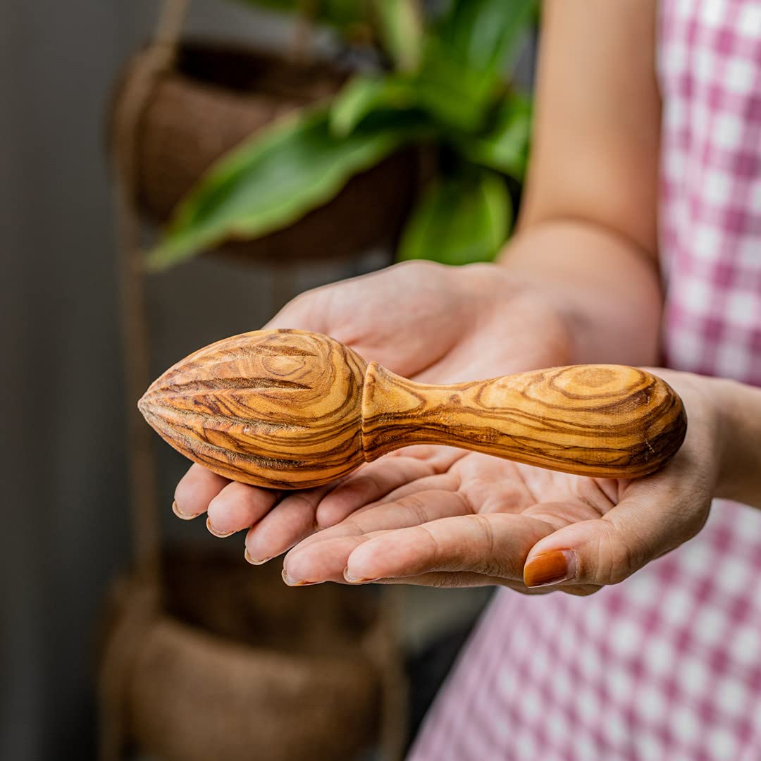 Handmade Olive Wood Teardrop Citrus Juicer - Artisan Crafted Lemon, Lime & Orange Squeezer - Rustic Kitchen & Bar Tool for Fresh Juice - Perfect for Cocktails, Cooking & Healthy Drinks