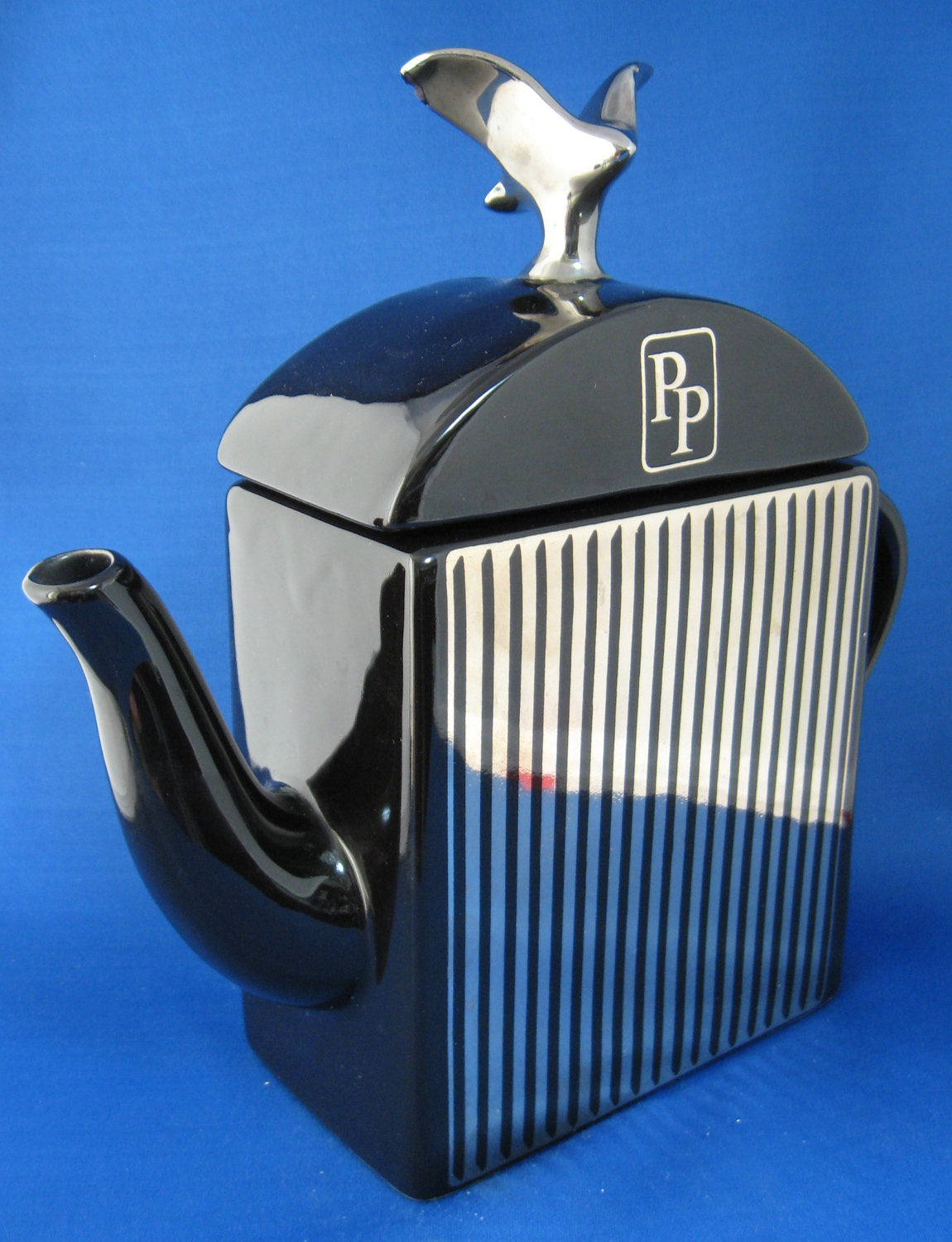Vintage Rolls Royce Style Radiator Teapot - Black & Silver Premium UK Auto Grille Teapot from 1980s | Perfect for Tea Lovers, Car Enthusiasts & Unique Home Decor