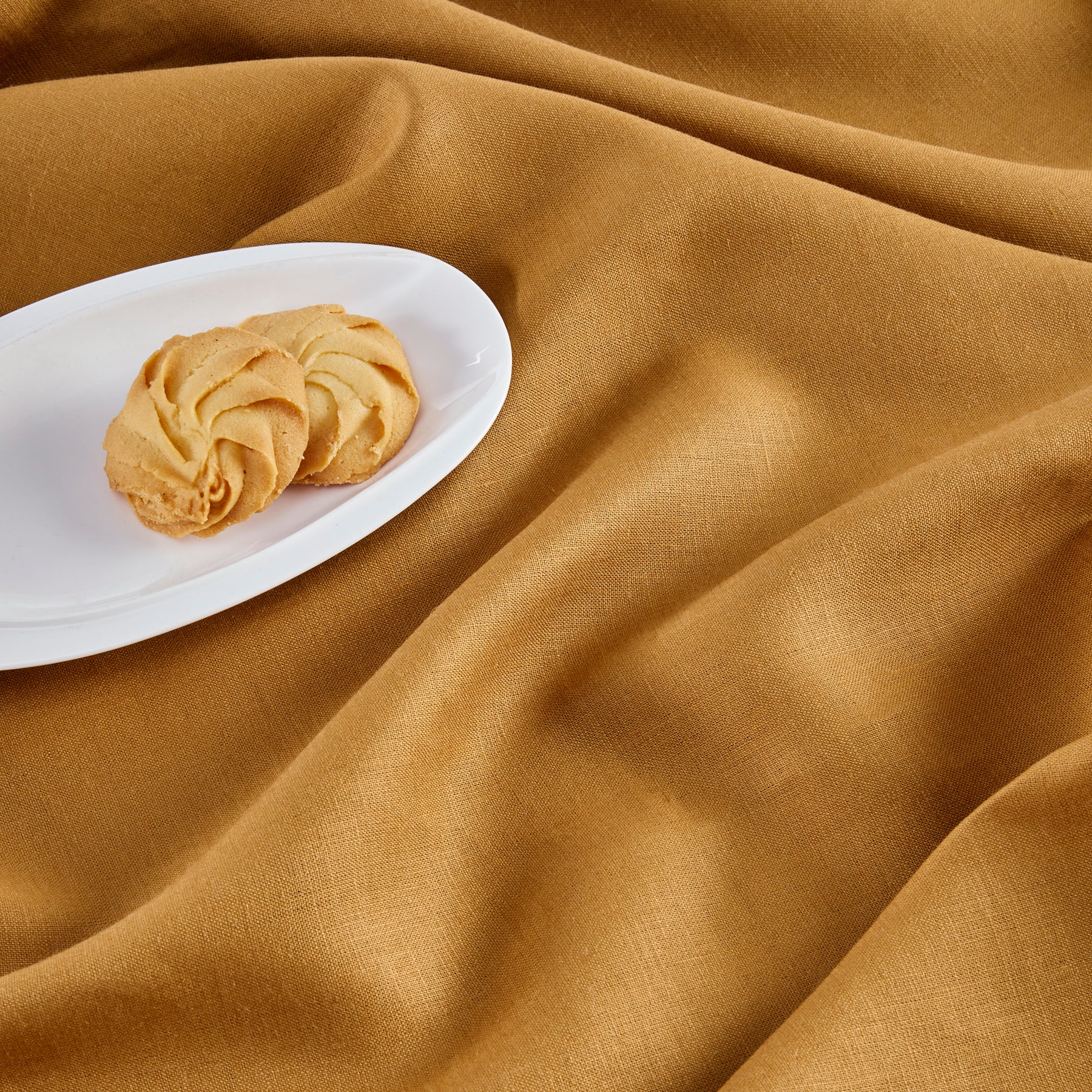 Elegant Classic Hemstitch Tablecloth - Premium Cotton Dining Table Cover for Formal & Casual Settings - Perfect for Weddings, Parties & Everyday Use