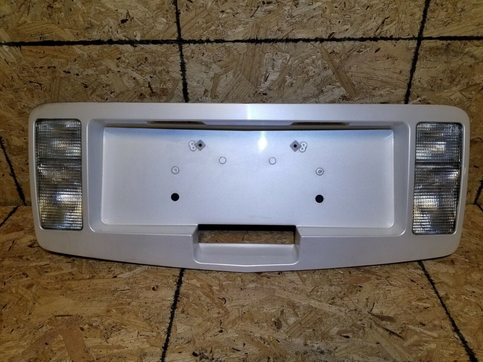 2005-2009 Cadillac SRX OEM Tailgate License Plate Holder with Backup Light - Perfect for Rear Bumper Replacement & Nighttime Visibility