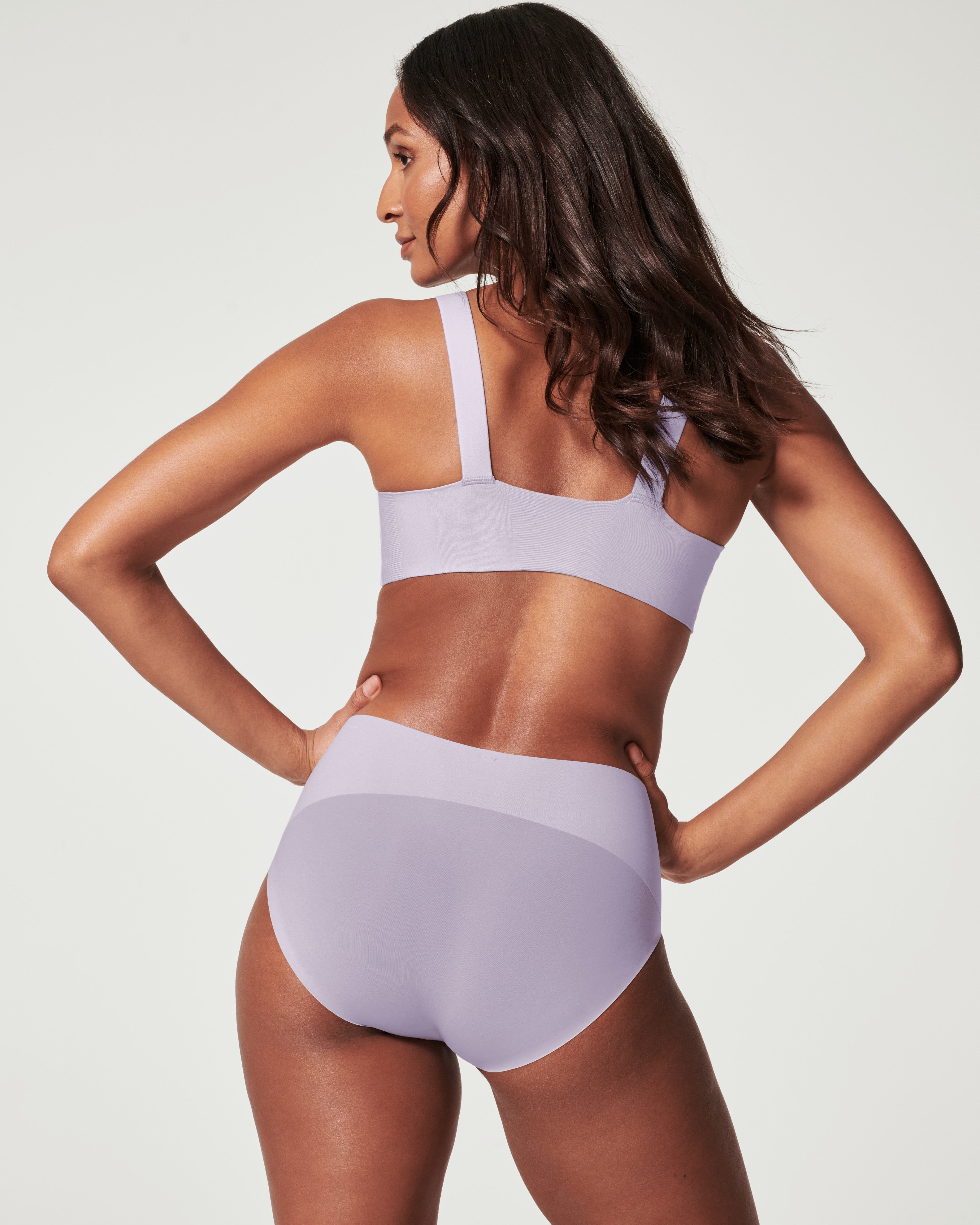 SPANX Smooth Comfort Unlined Bralette - Wireless Seamless Bra for Everyday Wear & Lounge - Perfect for Yoga, Work from Home & Relaxation