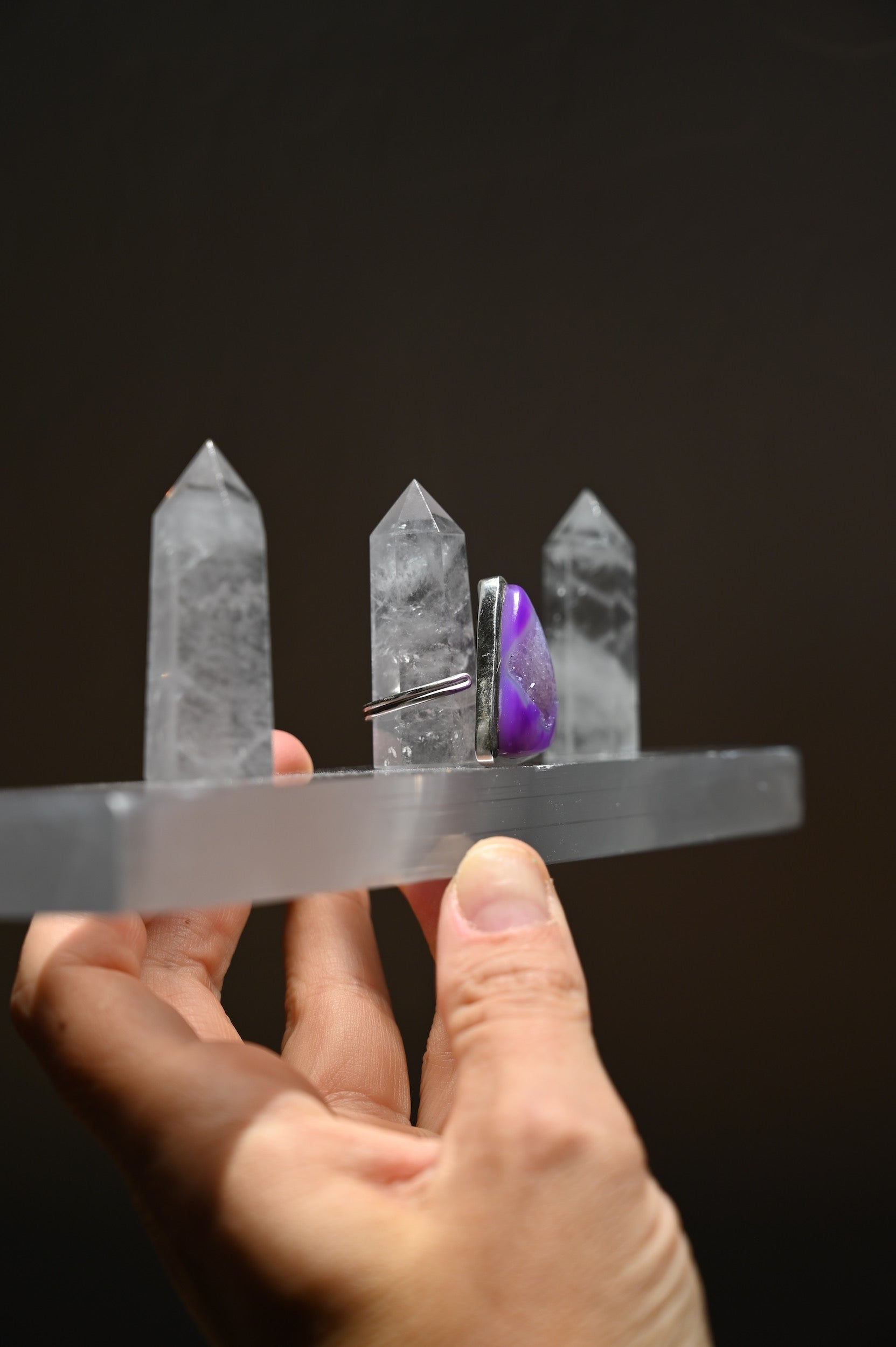 Natural Selenite Crystal Ring Charging Stand - Recharge & Cleanse Jewelry, Crystals & Small Objects - Perfect for Meditation, Yoga & Energy Healing Spaces