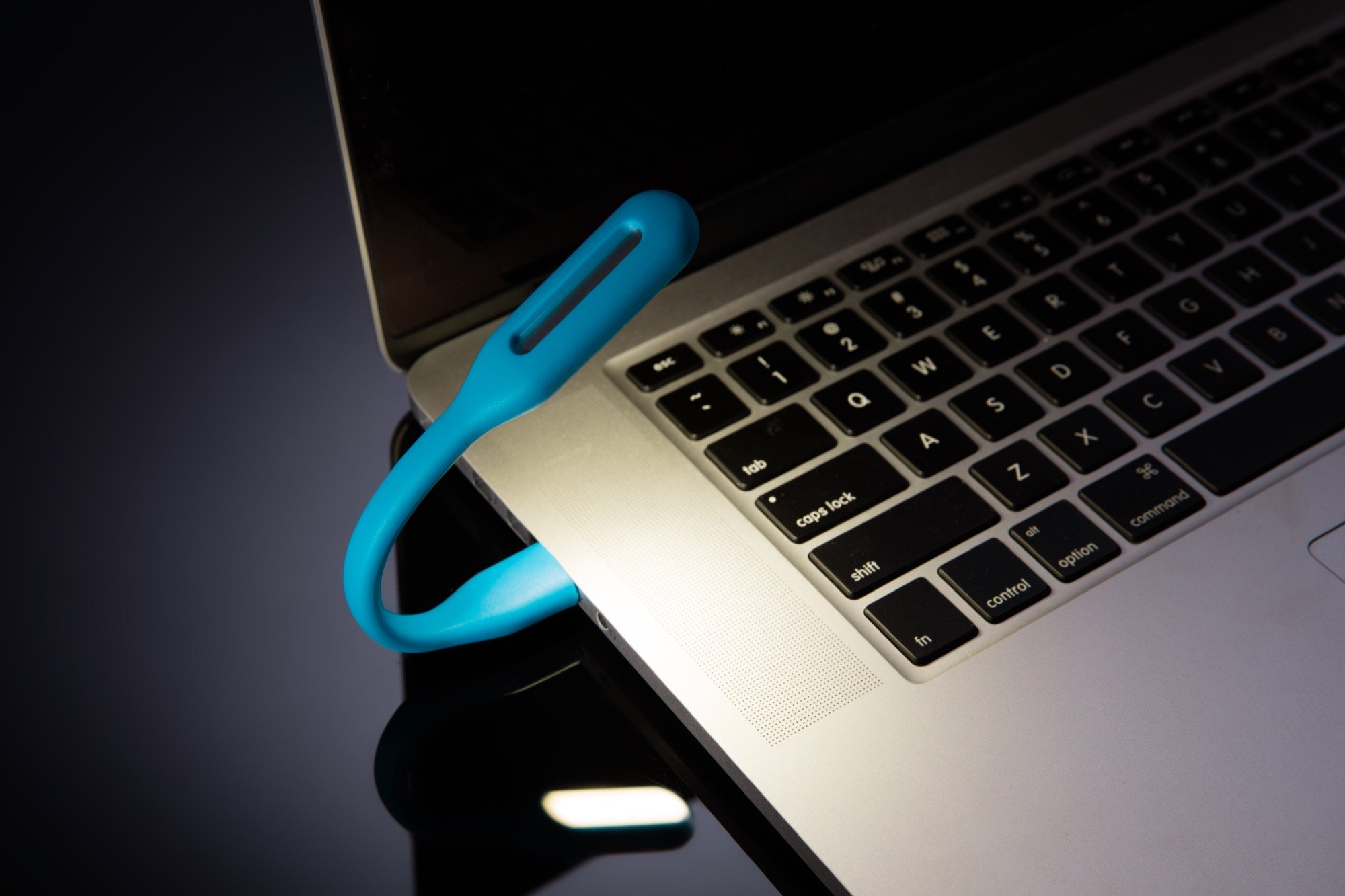 USB-Powered LED Laptop & Reading Light - Adjustable Bendable Gooseneck Desk Lamp for Night Work, Studying, Travel - High Intensity USB 2.0/3.0 Light for Computer, Notebook, Books - No Batteries Needed (Blue)