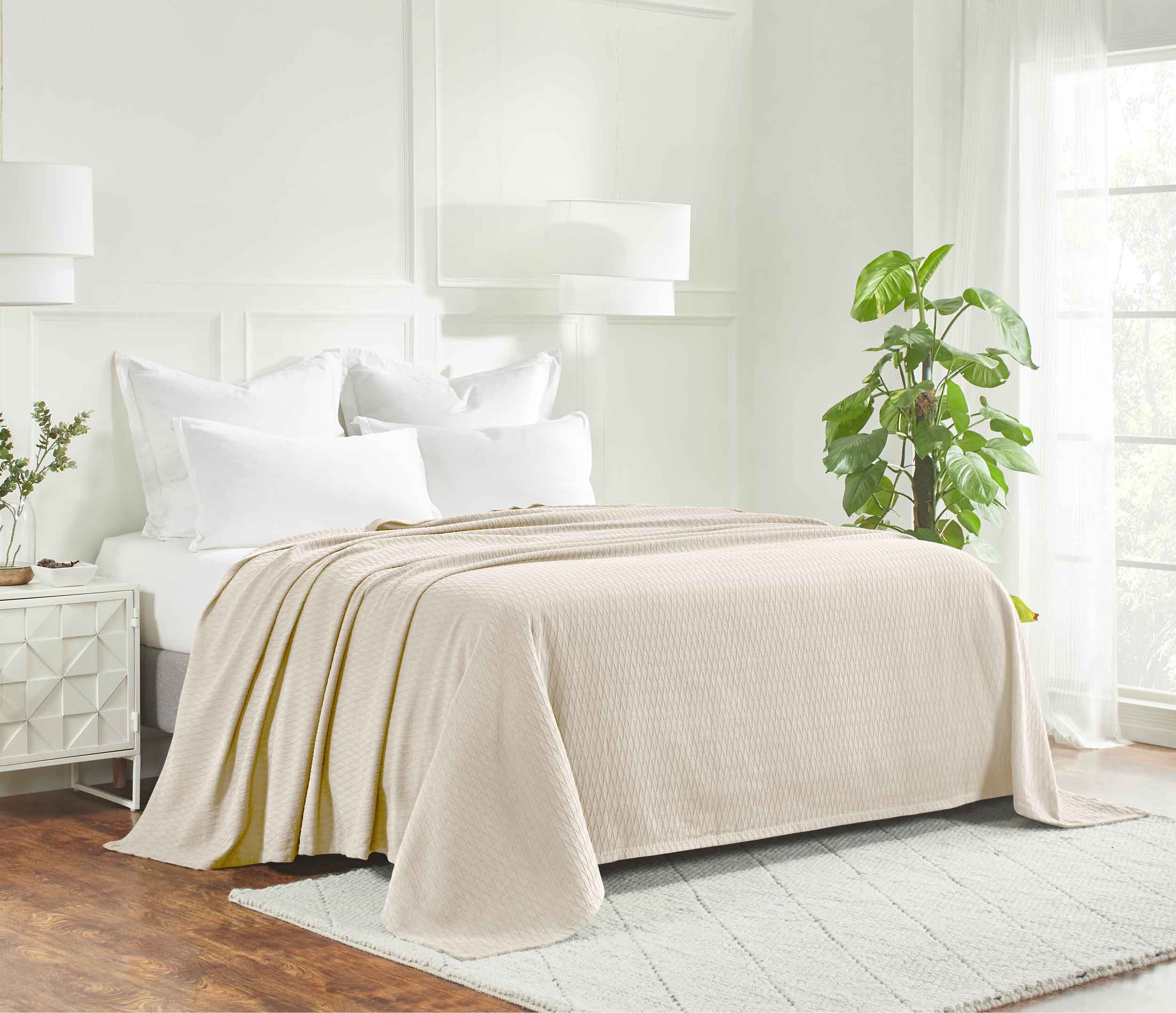 Premium Cotton All-Season Diamond Pattern Bed Blanket & Sofa Throw - Soft Cozy Blanket for Bedroom, Living Room, Travel and Gift Giving