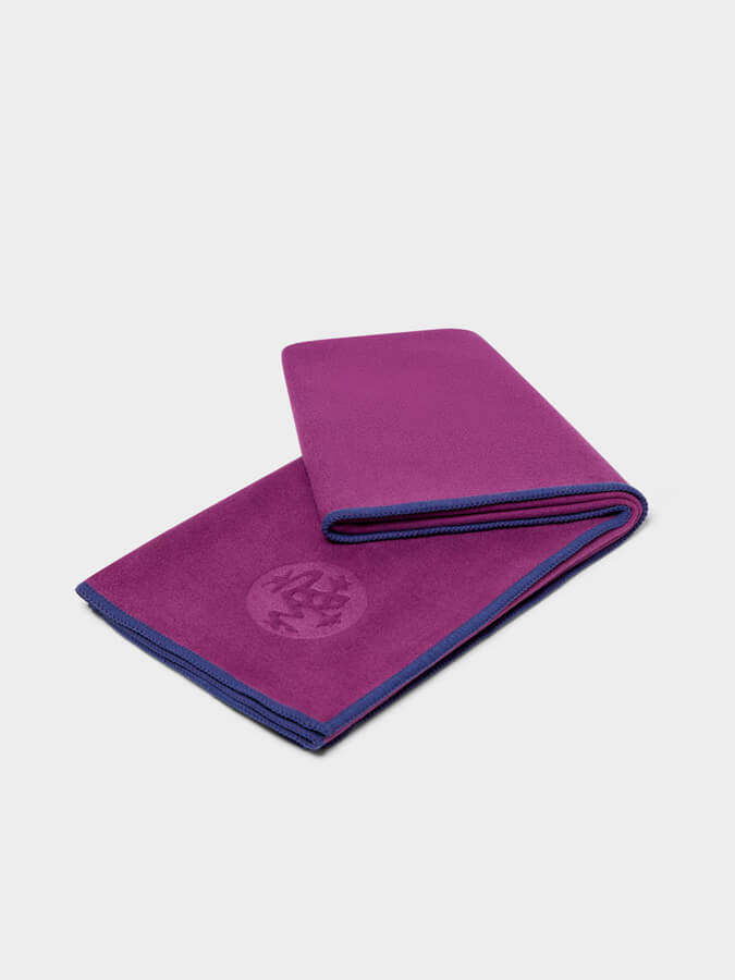 Manduka eQua Yoga Hand Towel - Premium Microfiber for Hot Yoga, Pilates & Gym - Quick-Dry & Non-Slip Grip - Ideal for Sweat Absorption & Workout Essentials