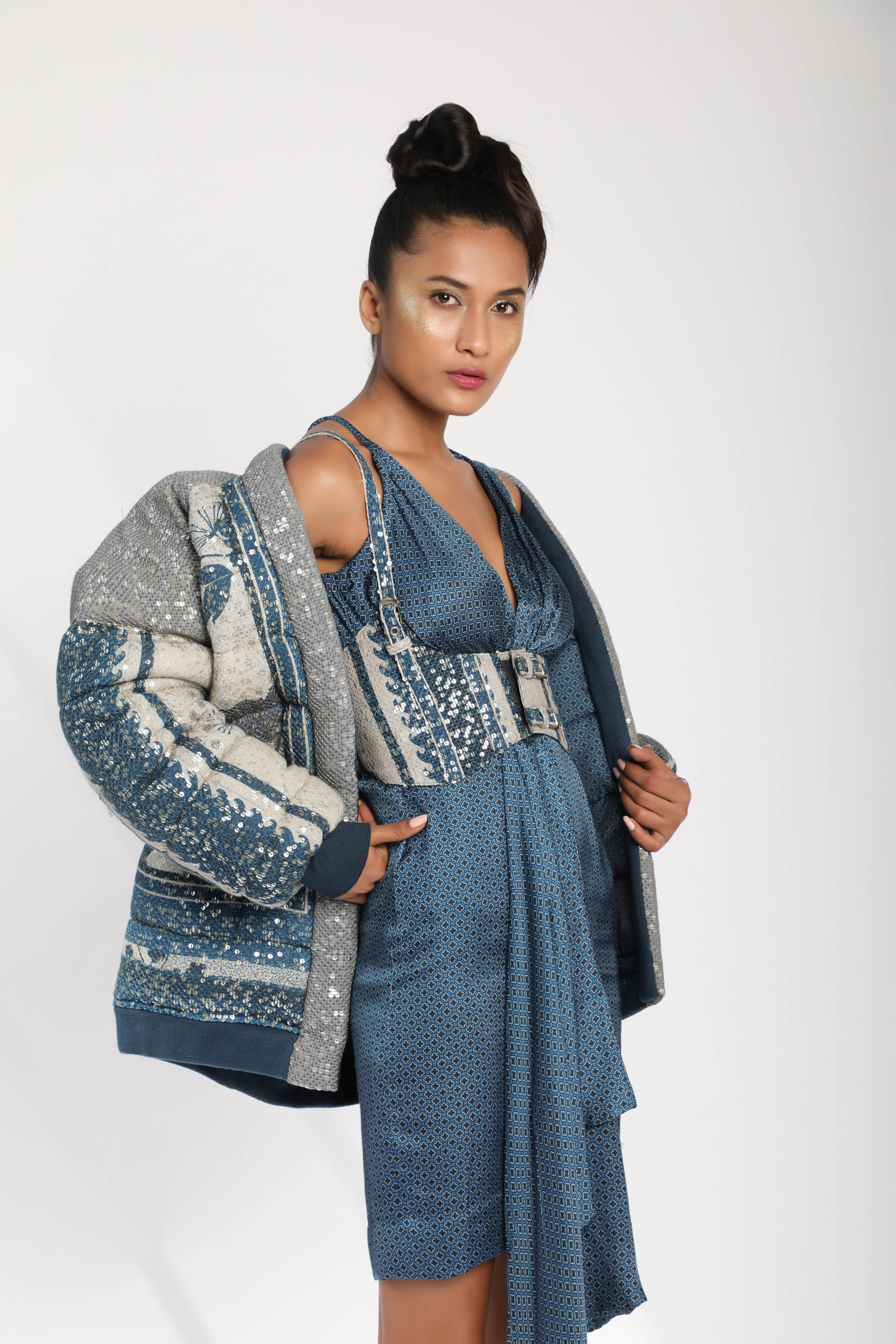 Stylish Indigo Blue Quatrefoil Print Knot Dress for Women - Perfect for Summer Parties, Beach Vacations & Date Nights